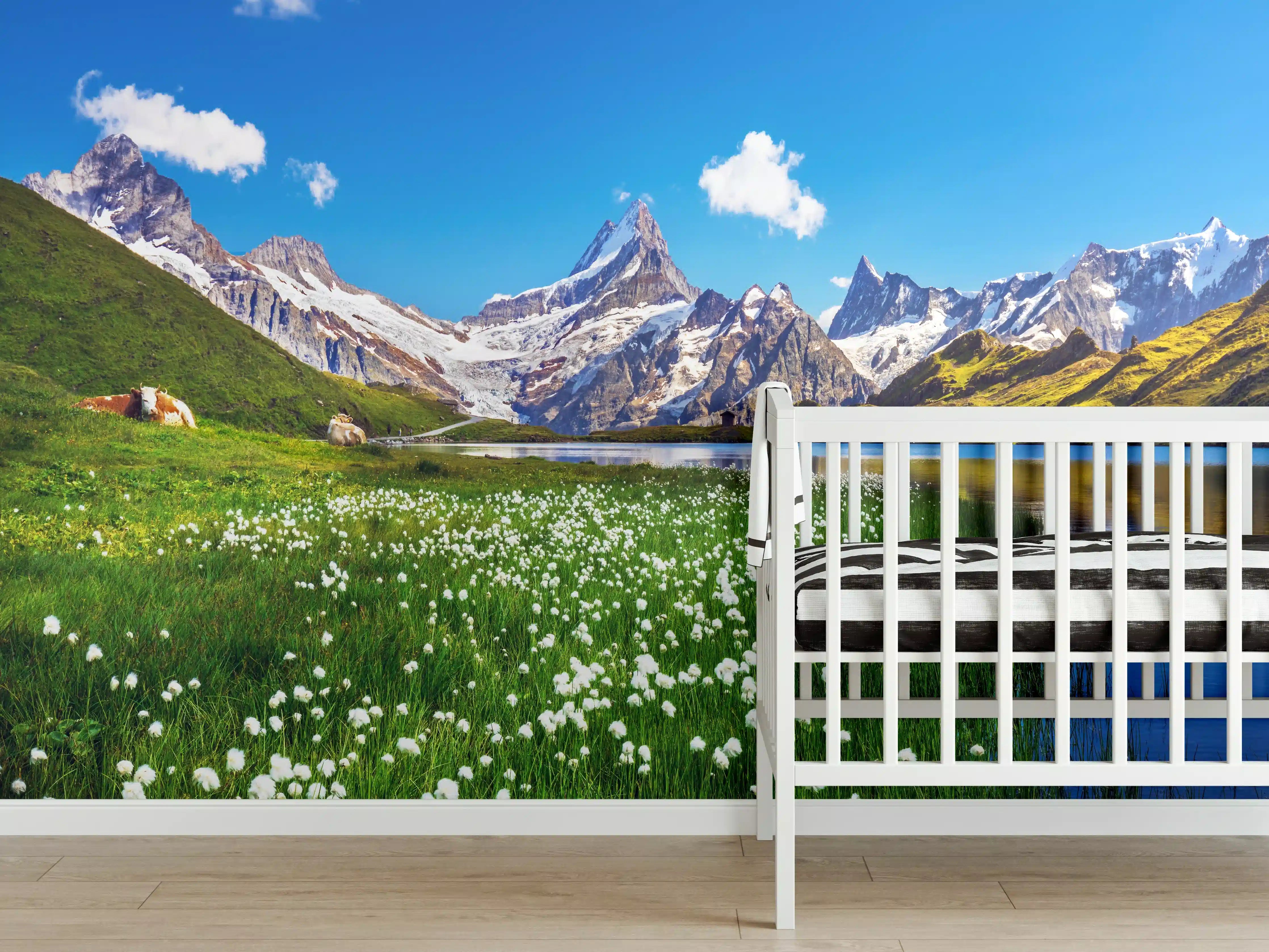 Babyzimmer Wandgestaltung - Heitere Aussicht auf die Berner Alpenkette
