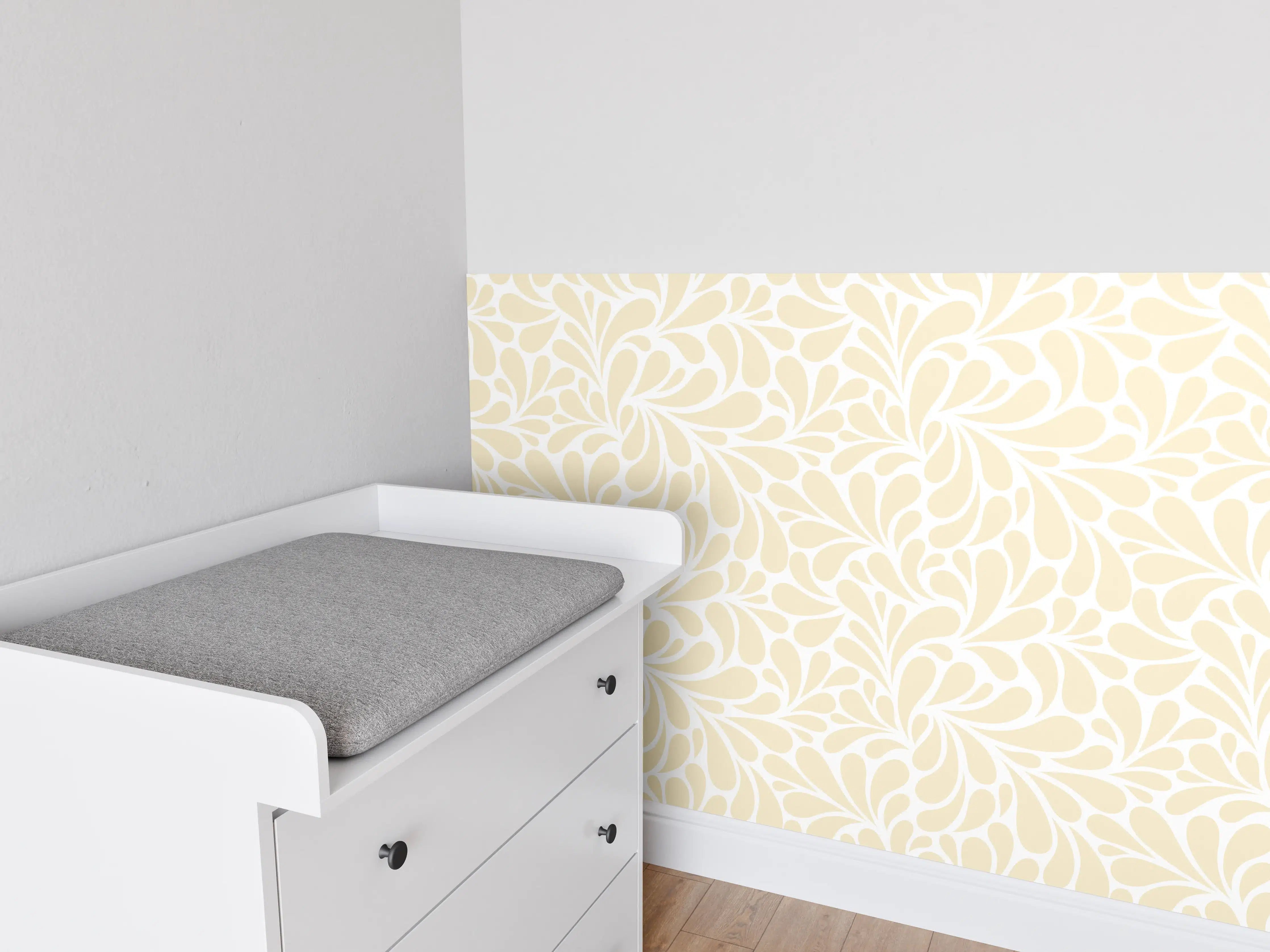 Babyzimmer Wandgestaltung - Helle Blumenmuster in Beige