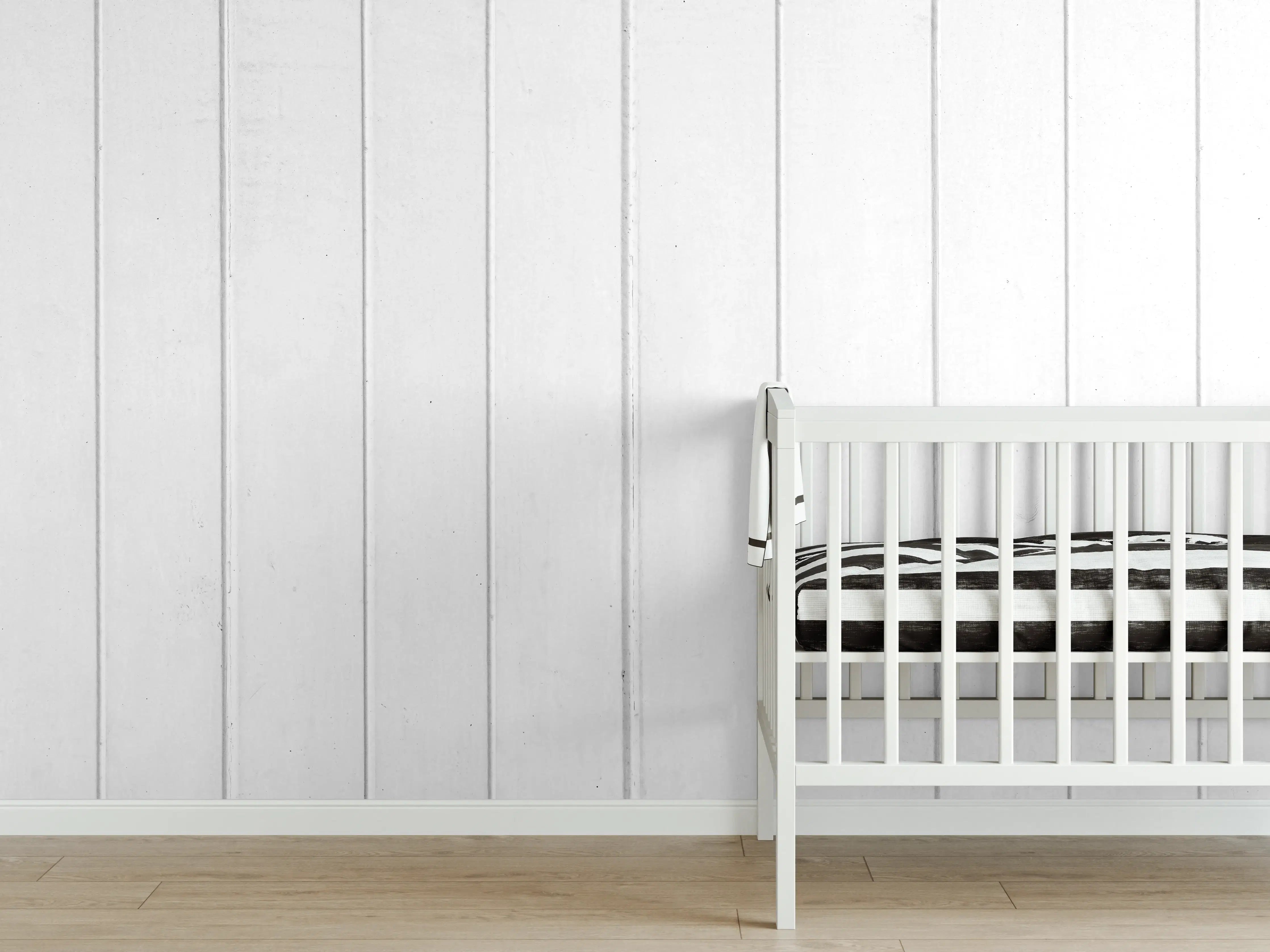 Babyzimmer Wandgestaltung - Helle Holzpaneele mit grauer Maserung