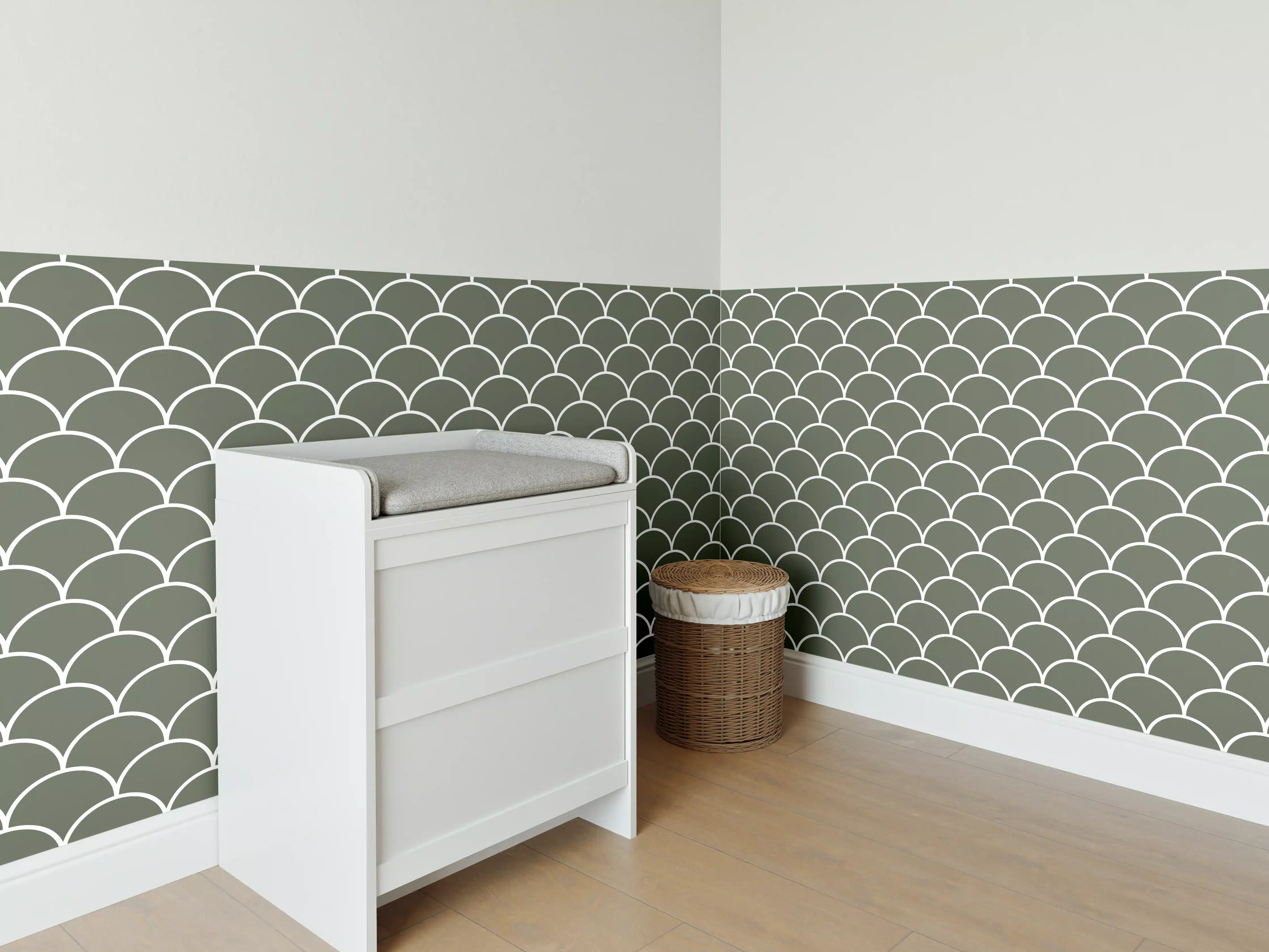 Babyzimmer Wandgestaltung - Helle Weiß-Grau-Marmoroptik mit zarten Nuancen