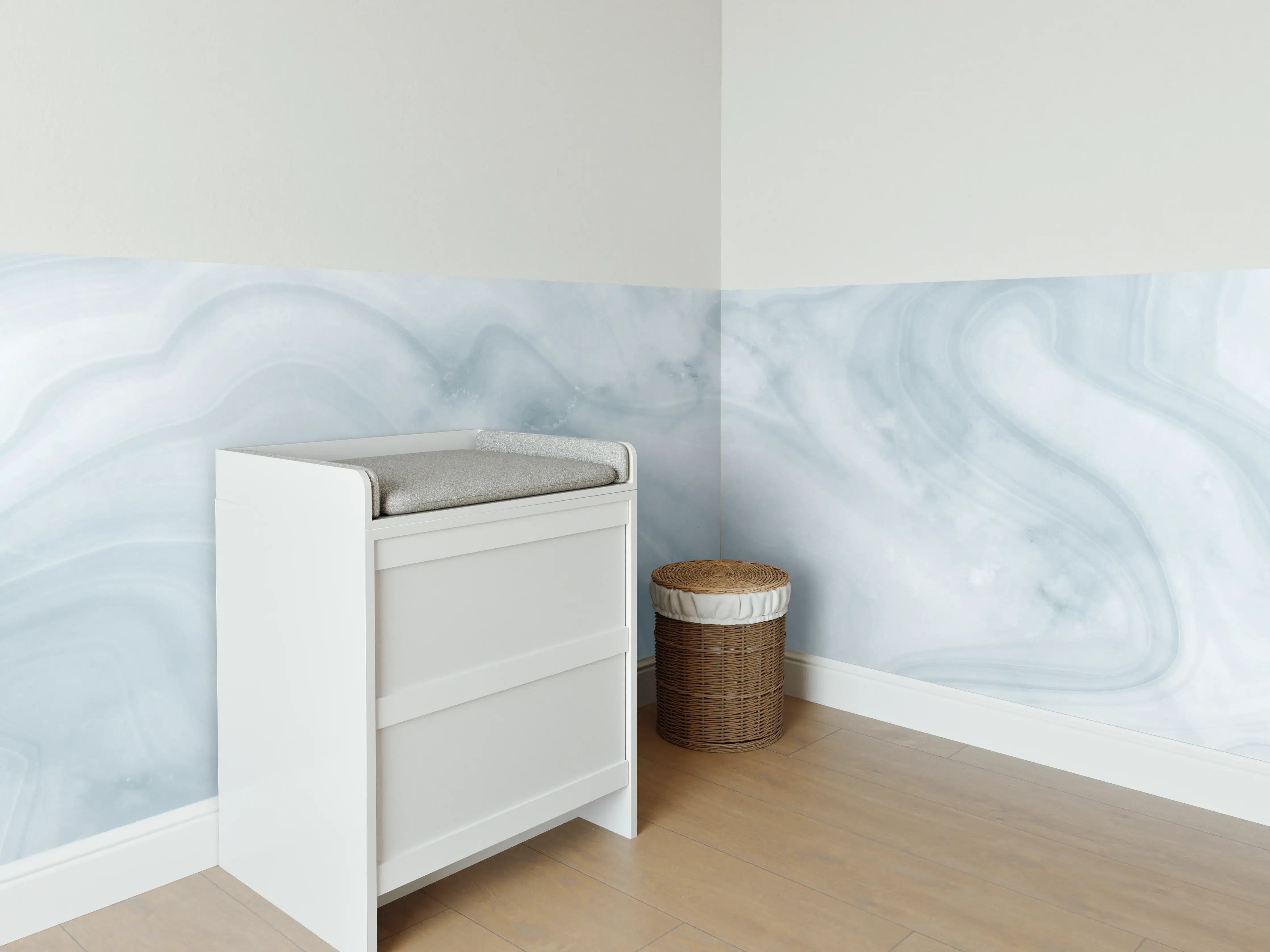 Babyzimmer Wandgestaltung - Helle bläuliche Marmor Textur