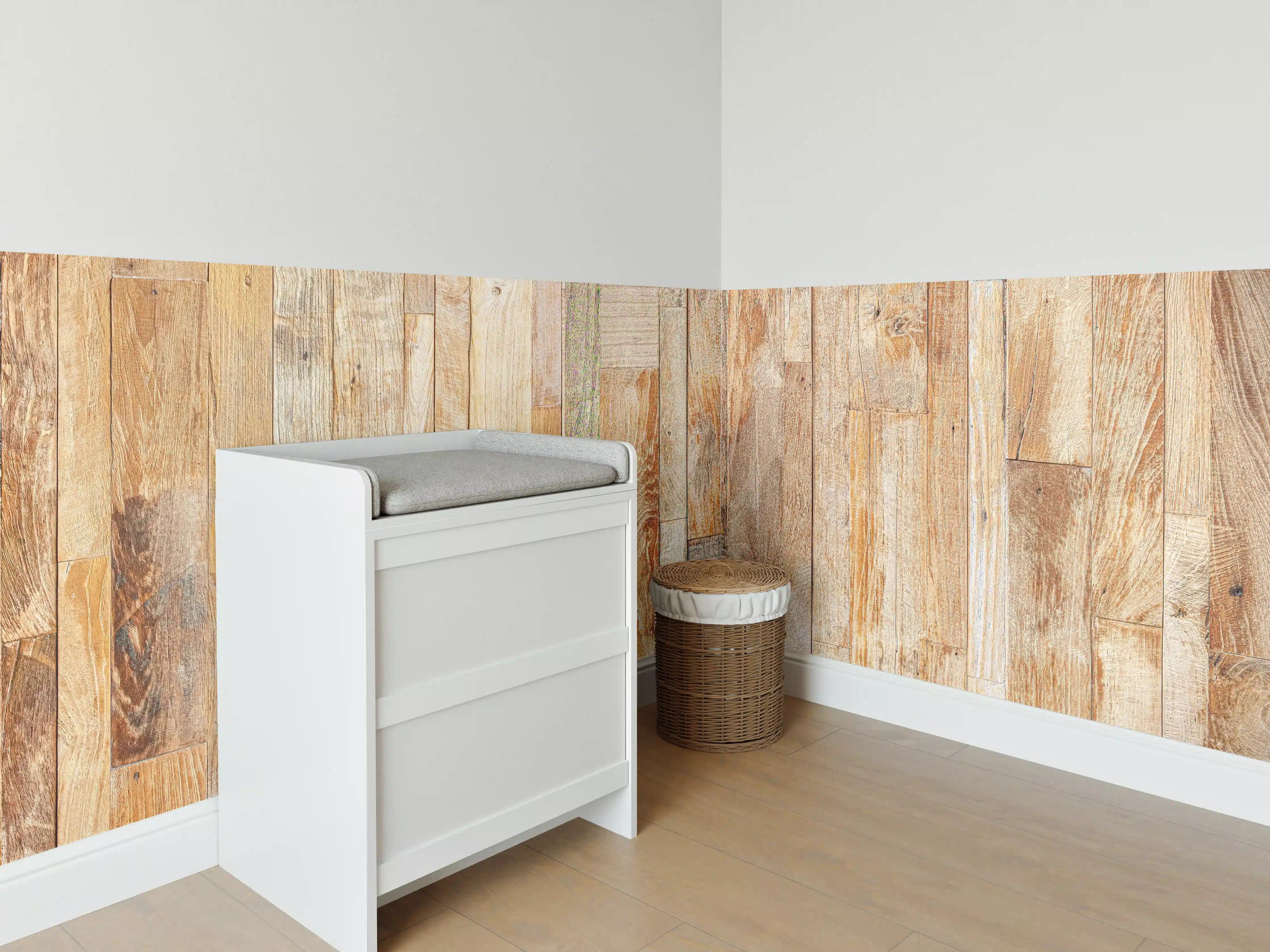 Babyzimmer Wandgestaltung - Heller Holzhintergrund