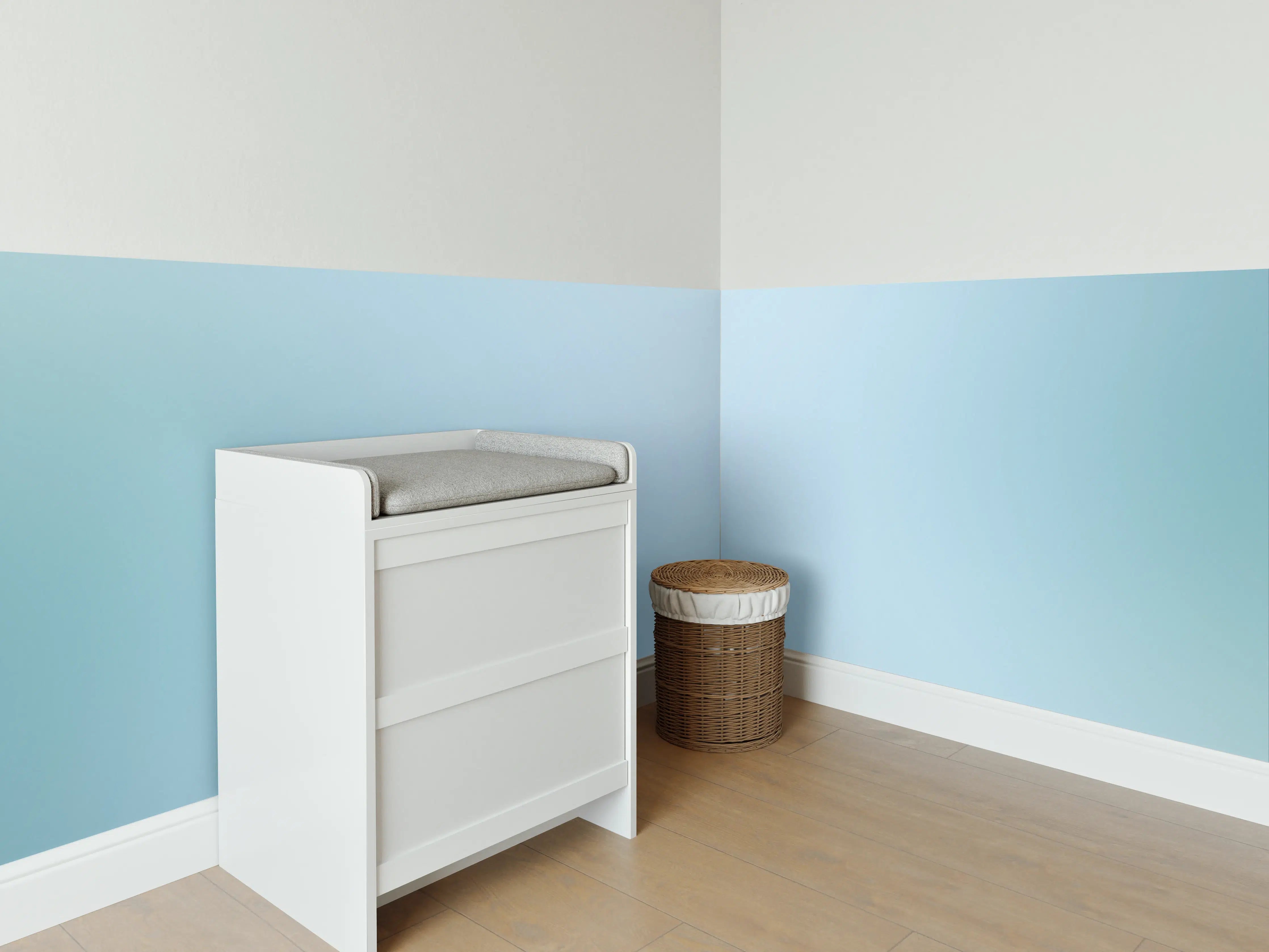 Babyzimmer Wandgestaltung - Heller blauer Farbverlauf mit sanften Farbverläufen