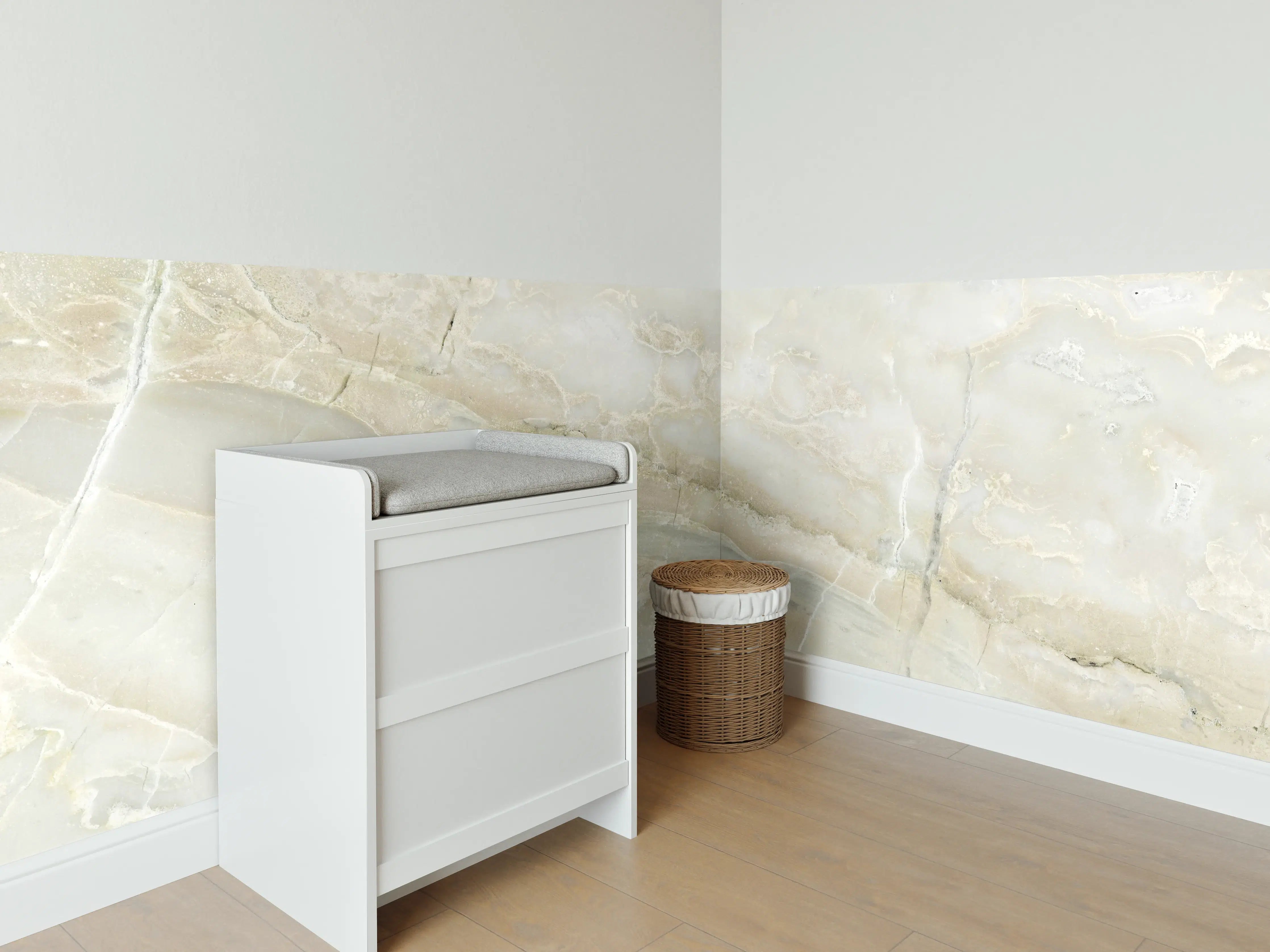 Babyzimmer Wandgestaltung - Hellweißer Marmor
