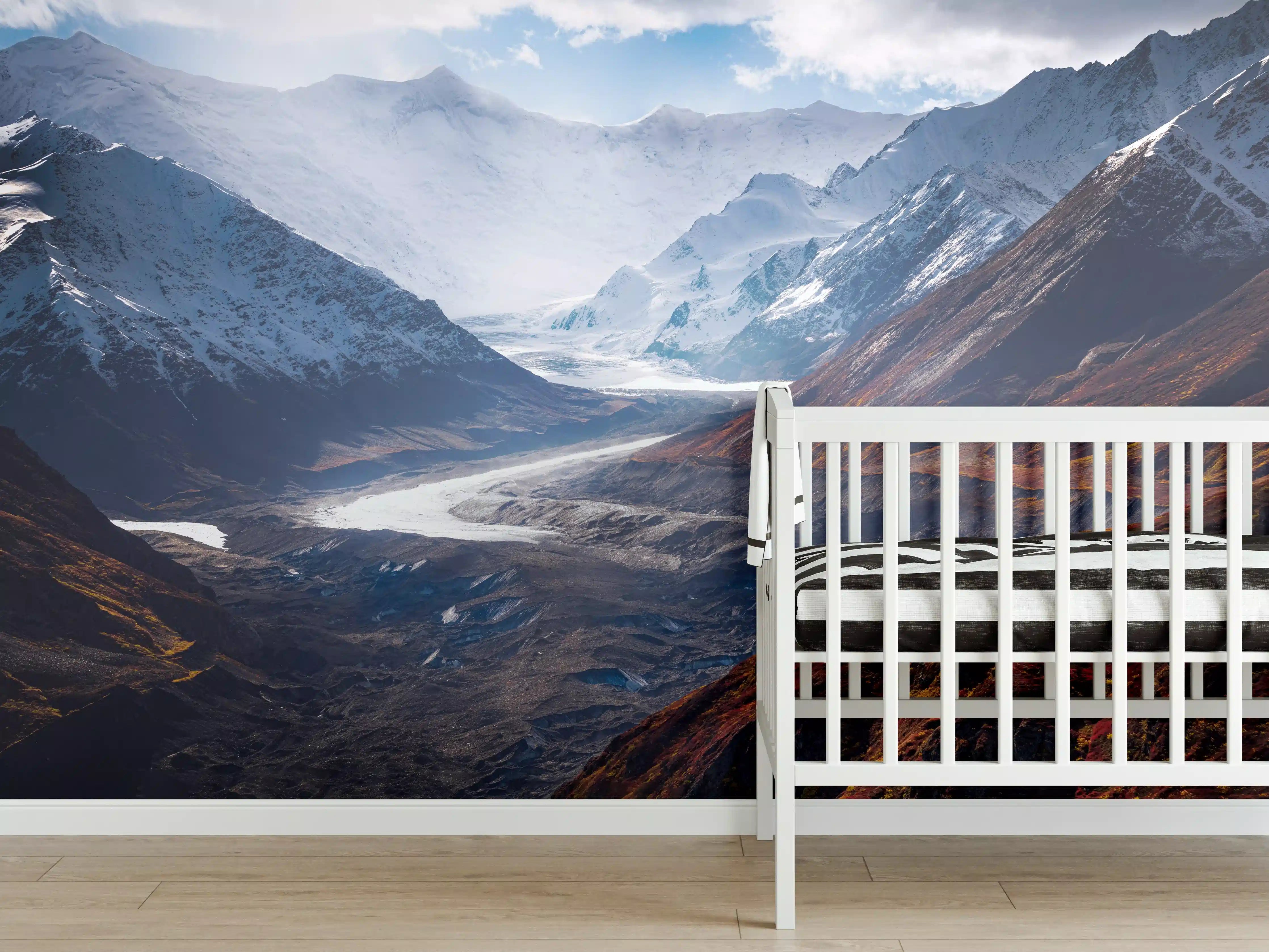 Babyzimmer Wandgestaltung - Herbst-Winter in Alaskas Bergen