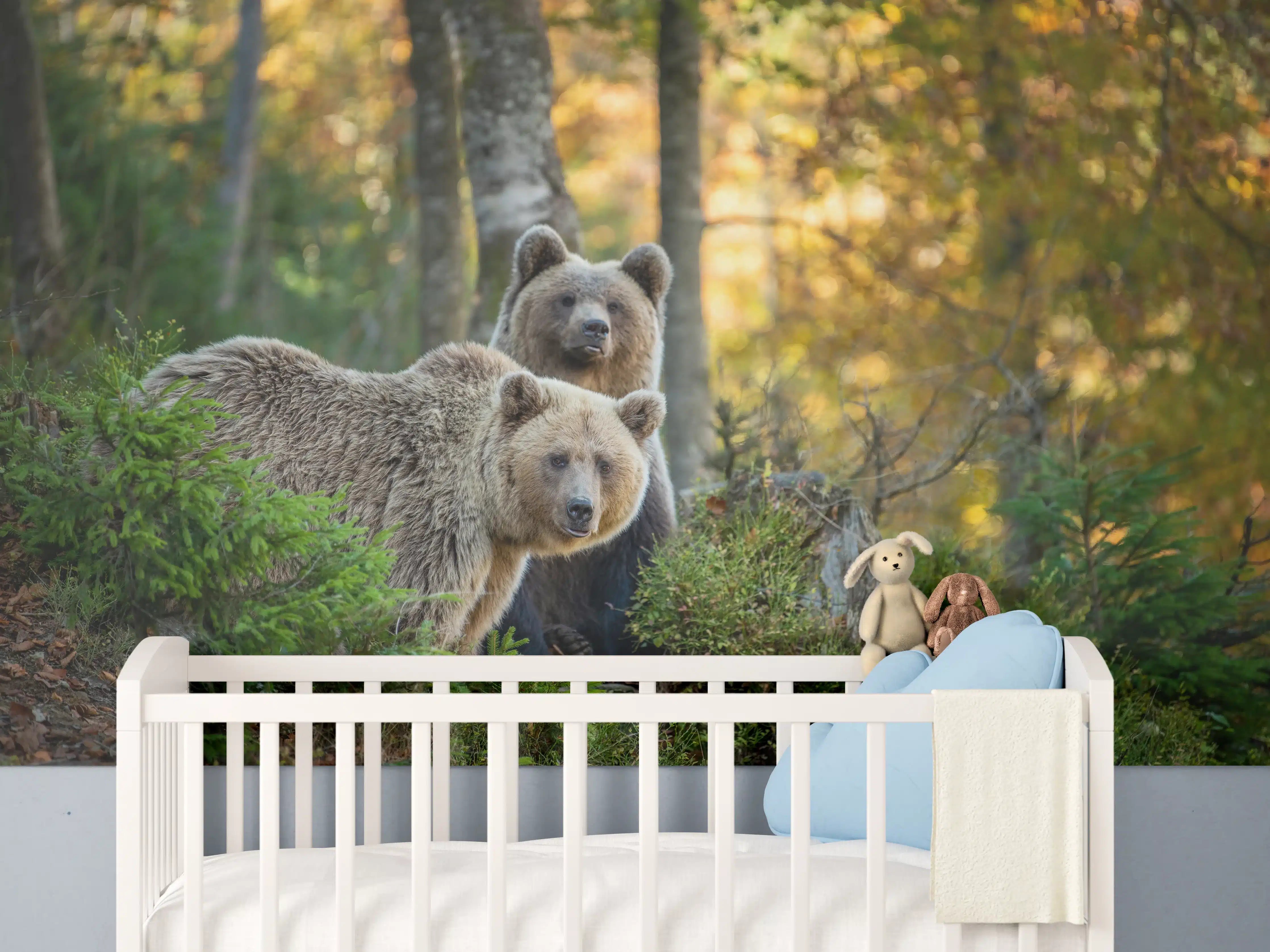 Babyzimmer Wandgestaltung - Herbstlicher Braunbär im Wald