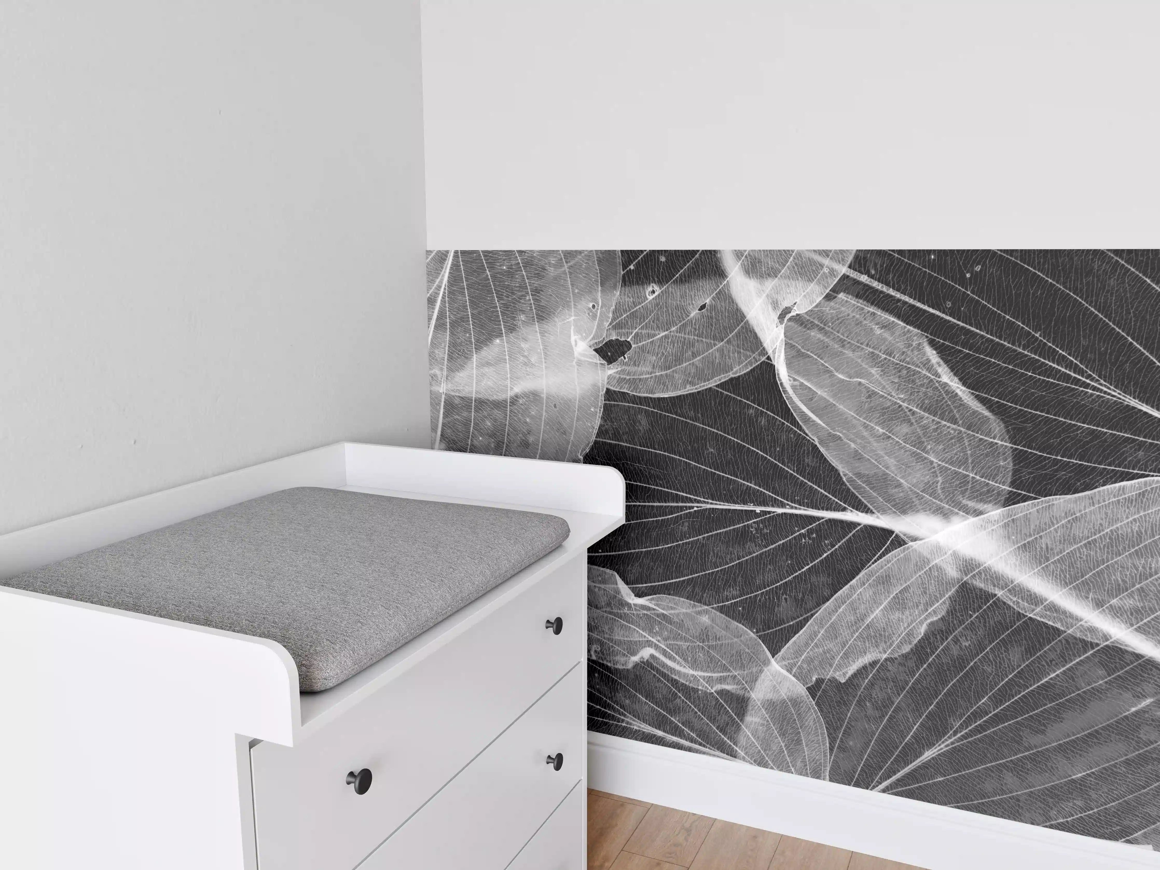 Babyzimmer Wandgestaltung - Herbstliches Blatt Schwarz-Weiß Makro