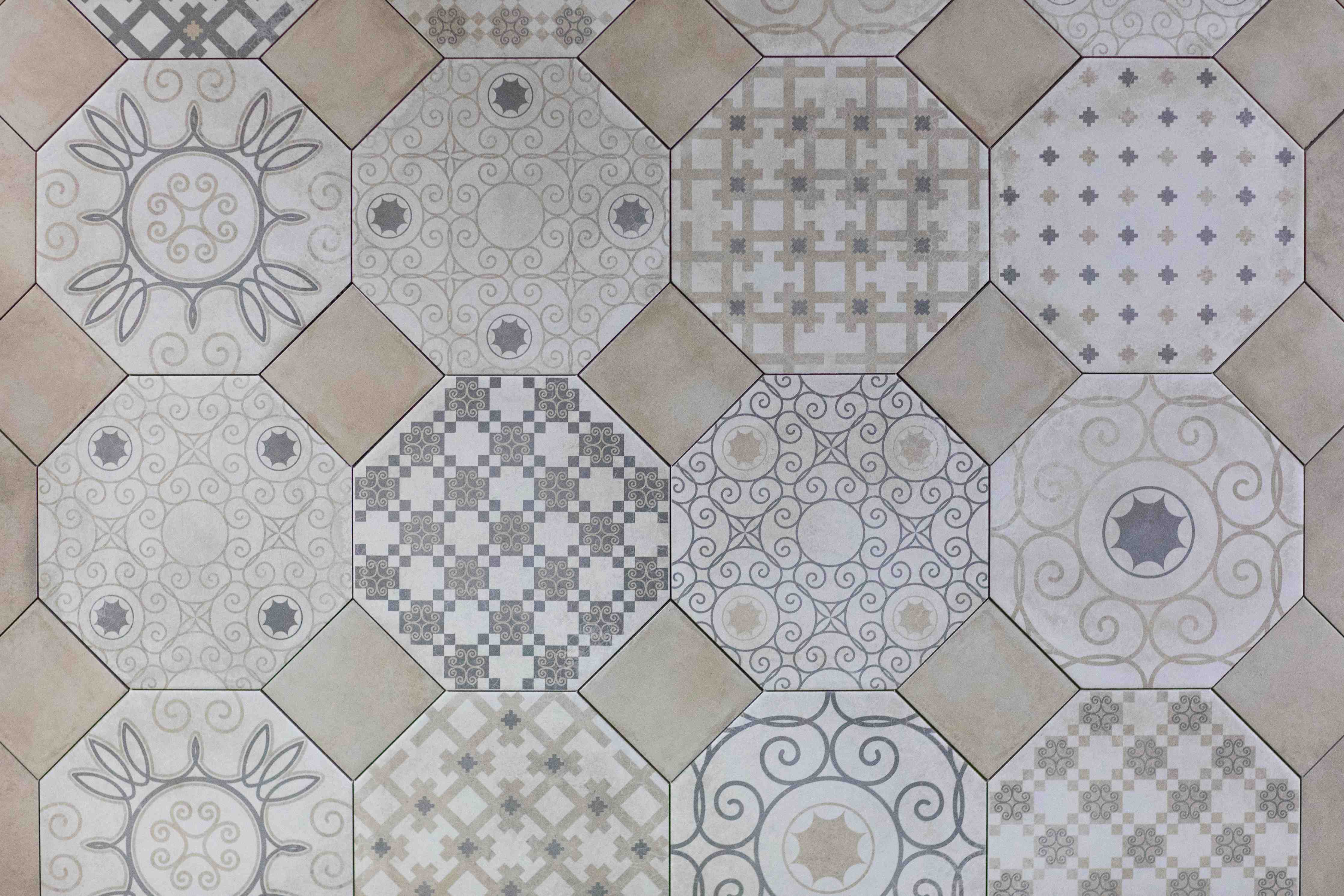 Babyzimmer Wandgestaltung-Hexagonale Weiß-Grau Fliesenmuster