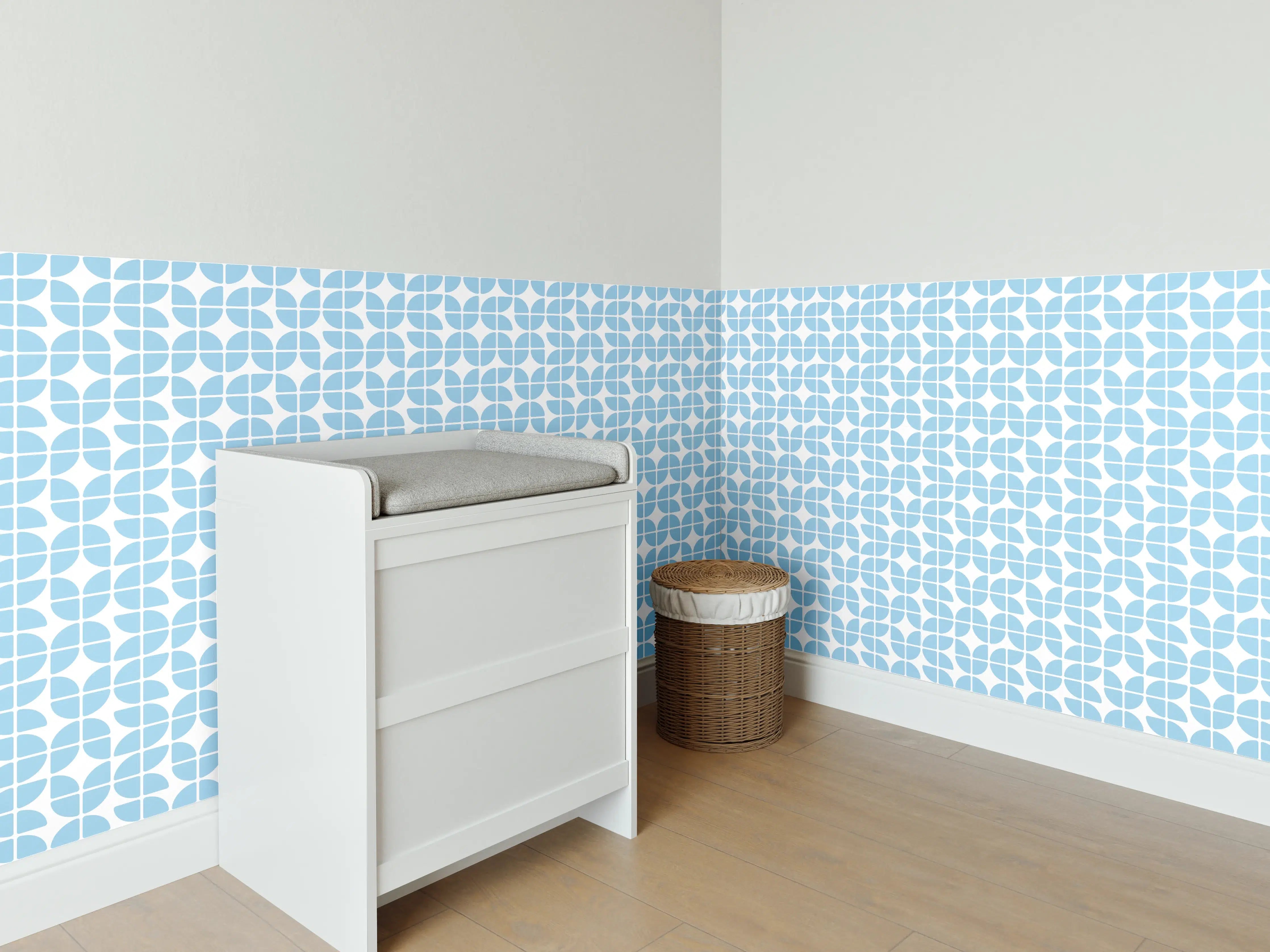 Babyzimmer Wandgestaltung - Himmelblauer, dekorativer Wandpaneel