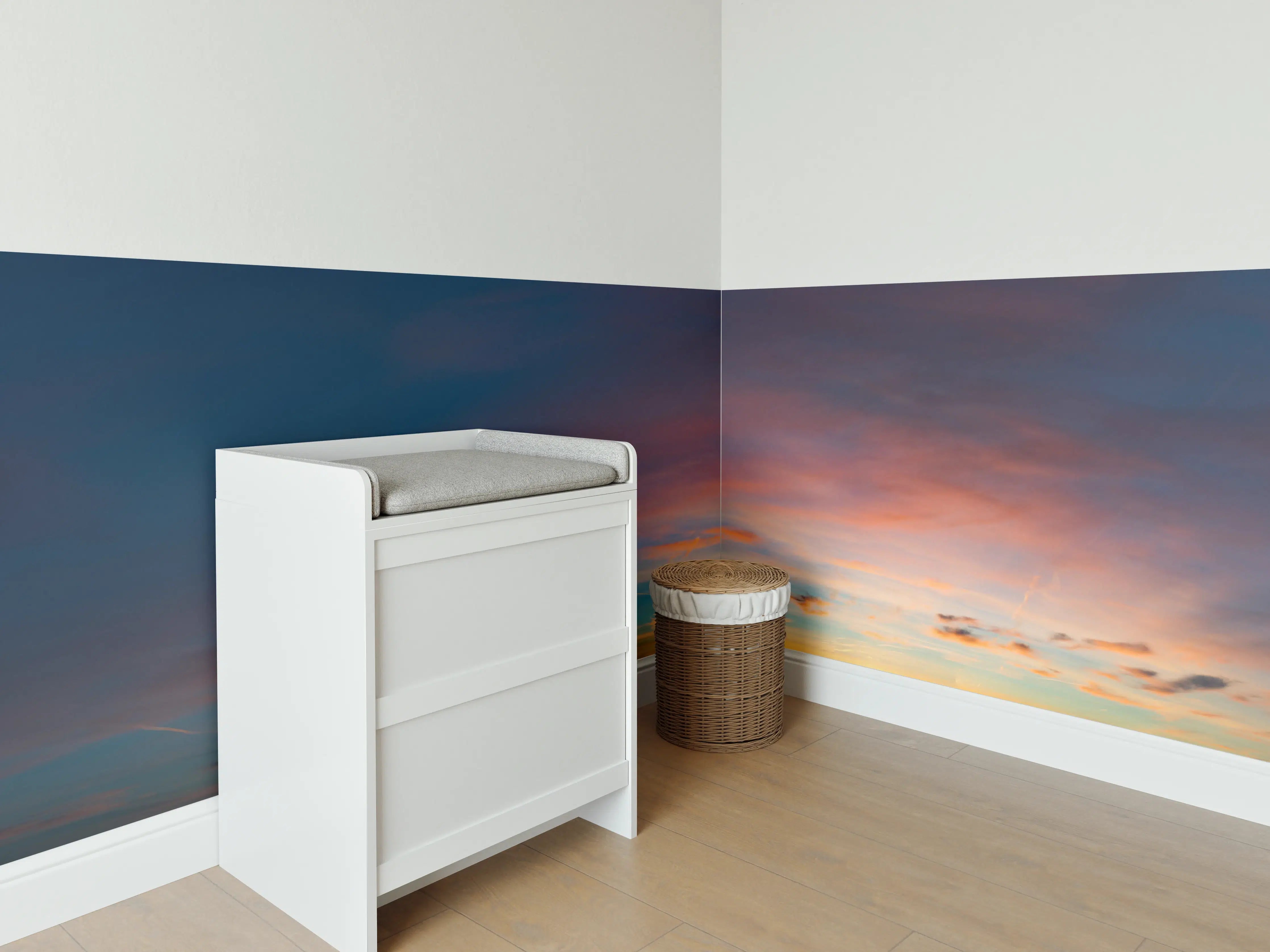 Babyzimmer Wandgestaltung - Himmelspanorama bei Sonnenuntergang