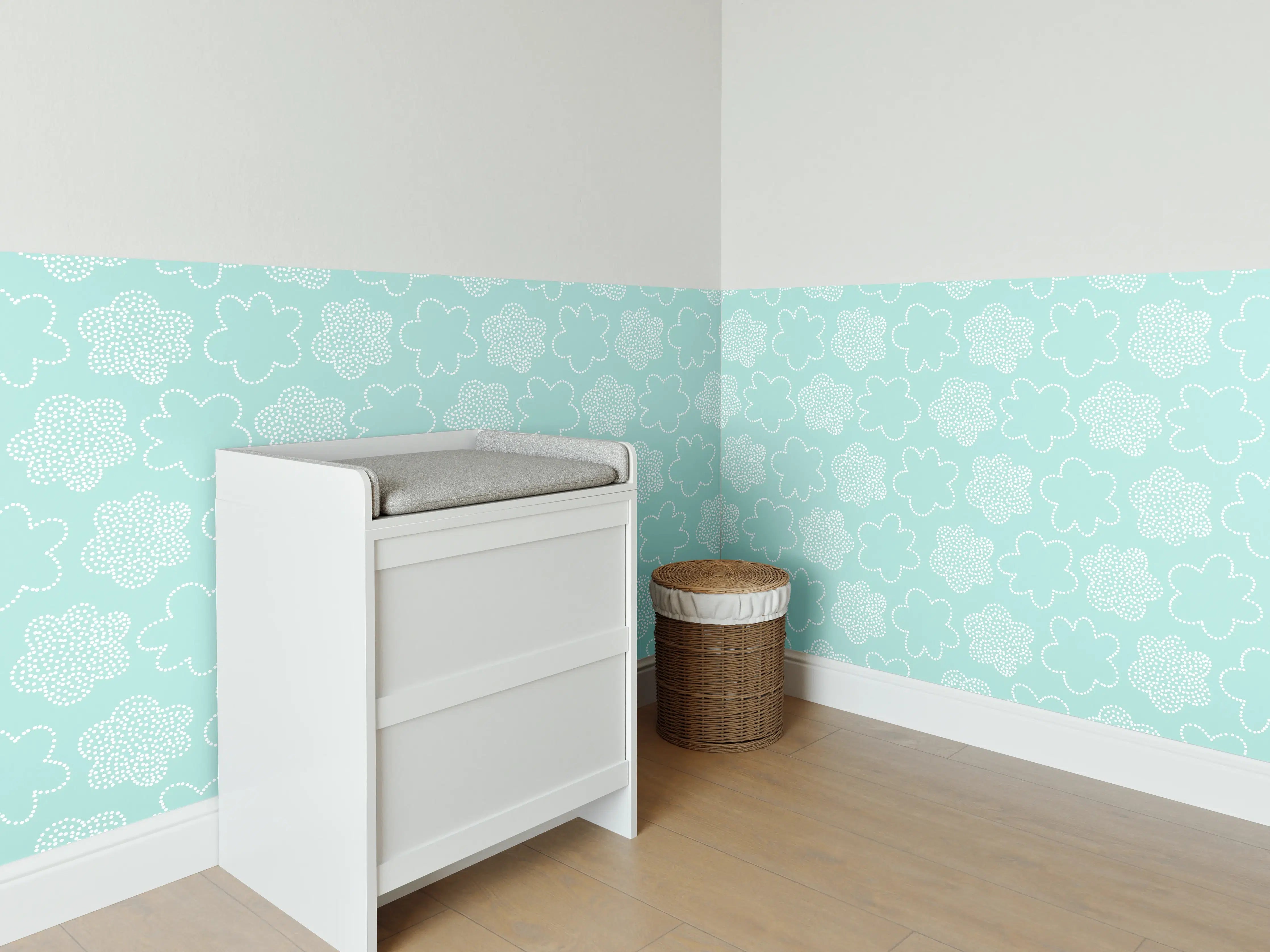 Babyzimmer Wandgestaltung - Himmlisches Himmel-Motiv in sanften Pastelltönen