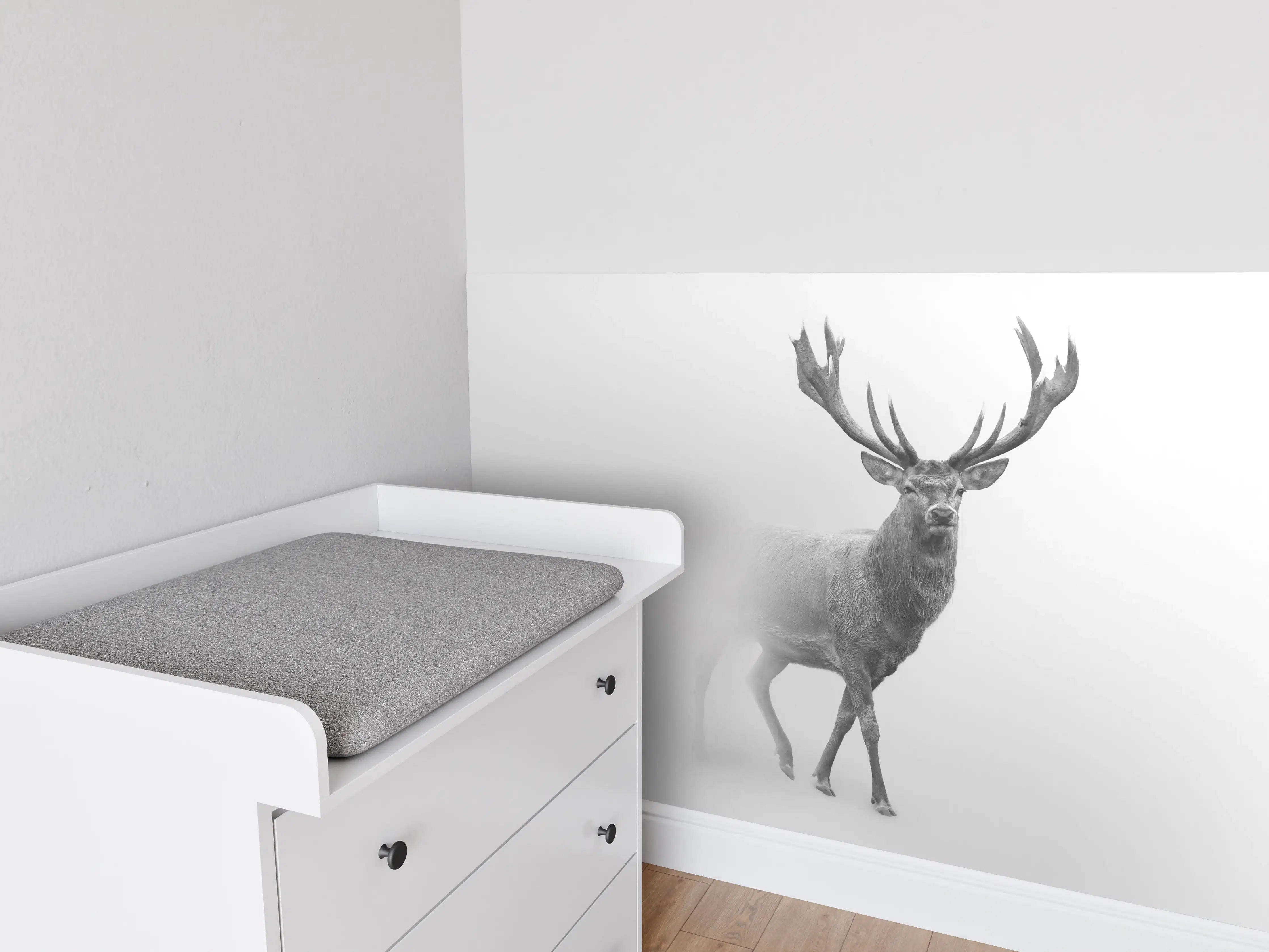 Babyzimmer Wandgestaltung - Hirsch Graustufenbild