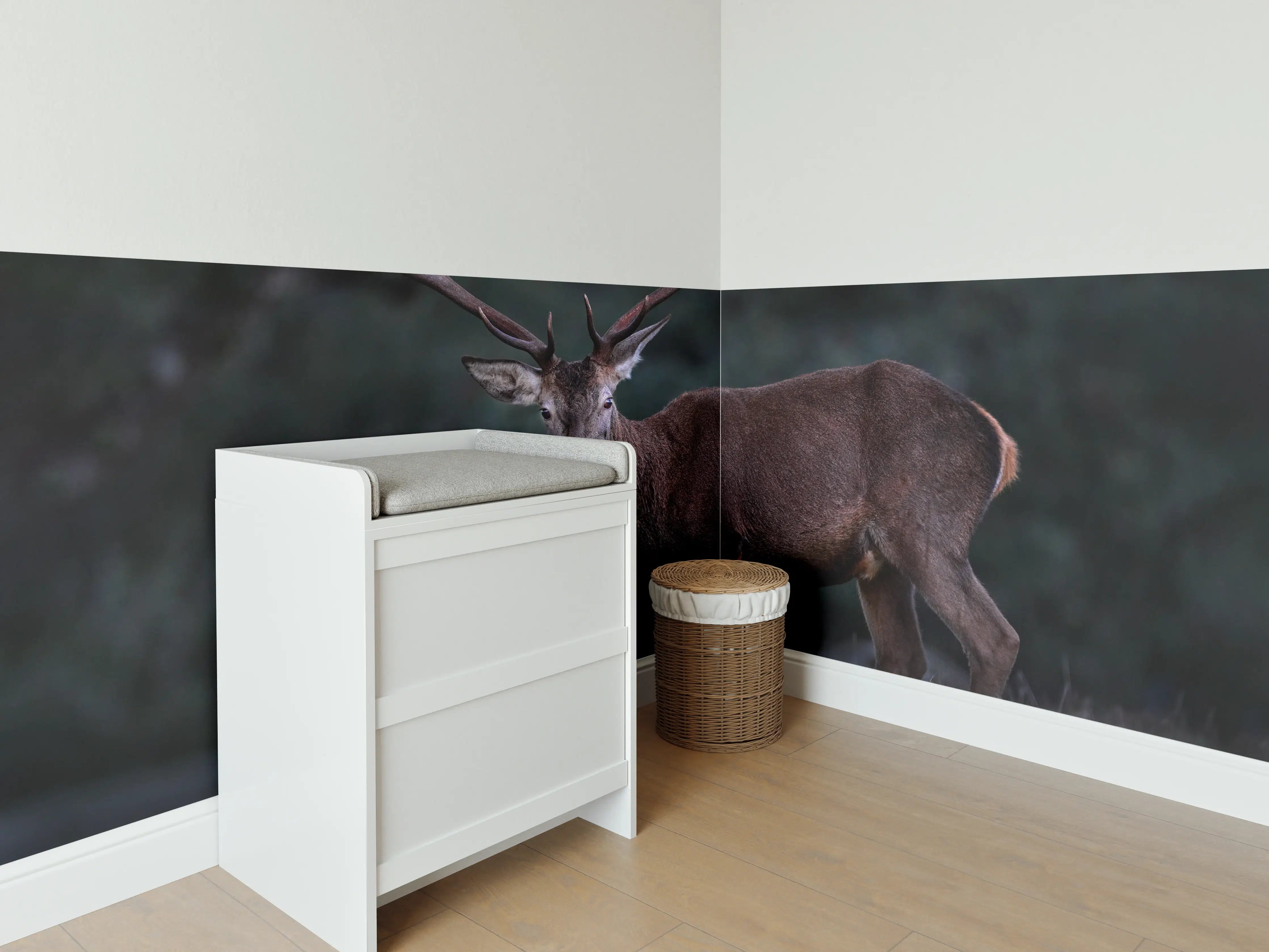 Babyzimmer Wandgestaltung - Hirsche Gebirge Sierra de Andujar