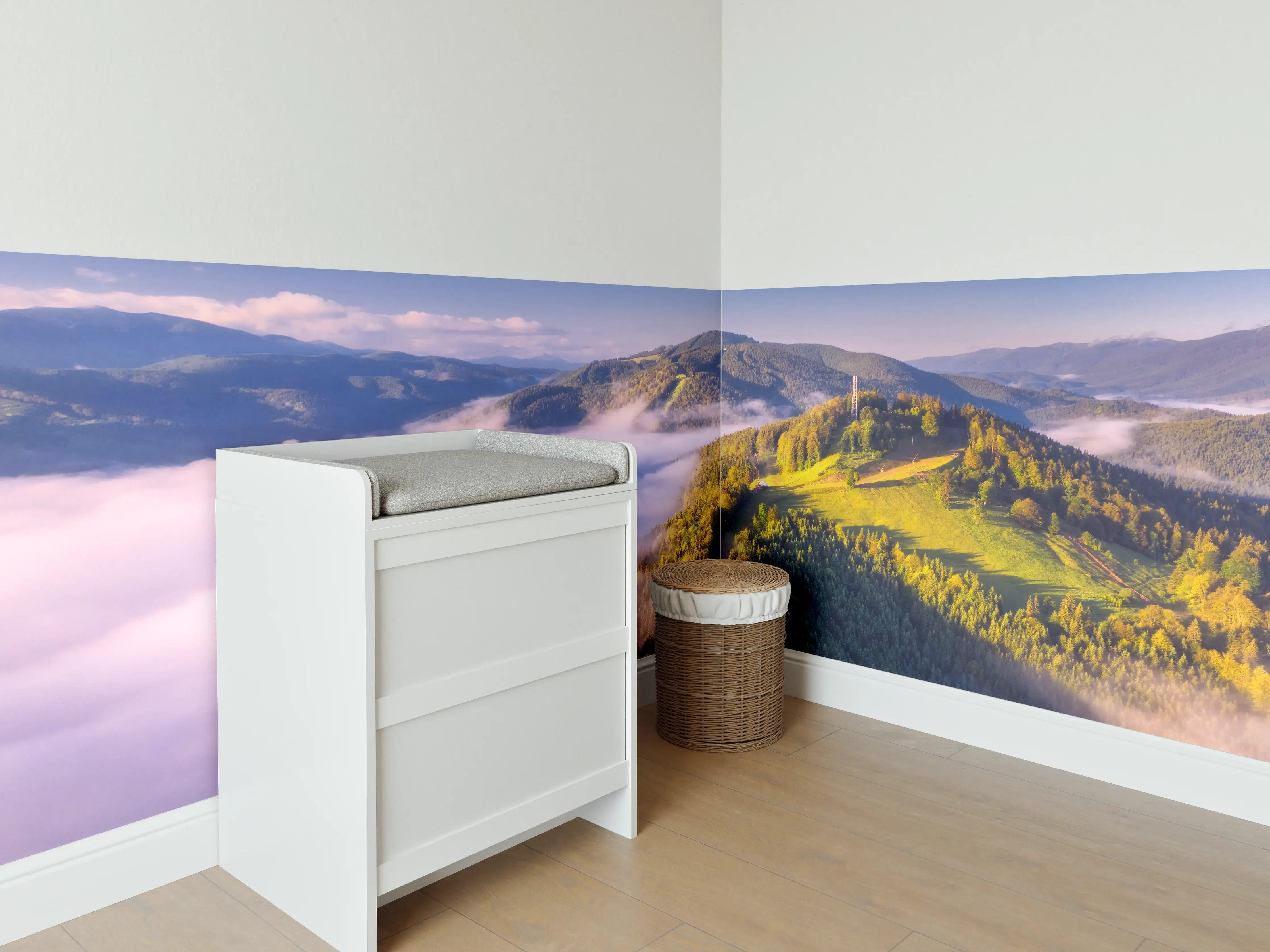 Babyzimmer Wandgestaltung - Hochgebirgs-Landschaft im Morgenlicht