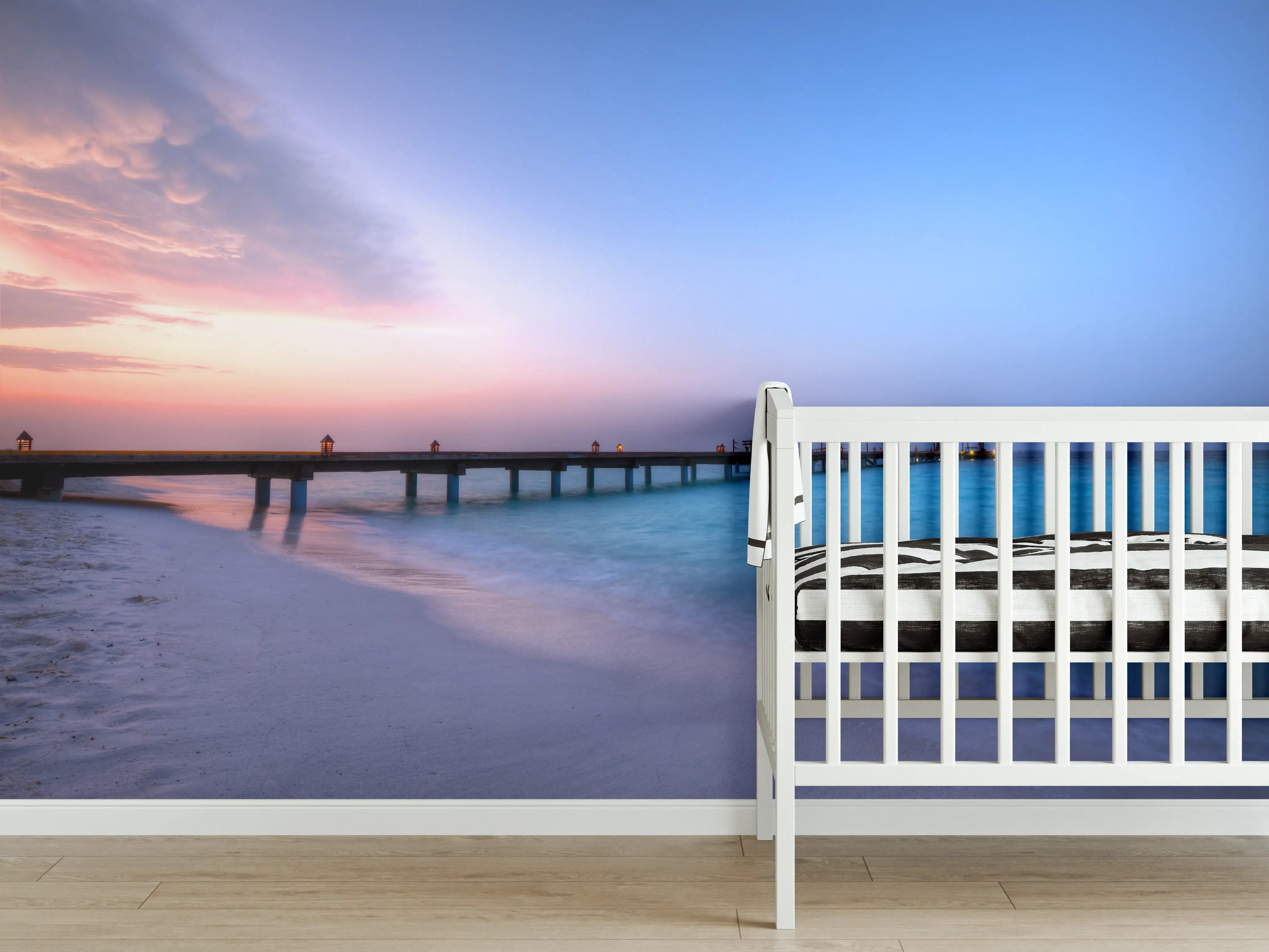 Babyzimmer Wandgestaltung - Hölzerner Steg über türkisem Meer