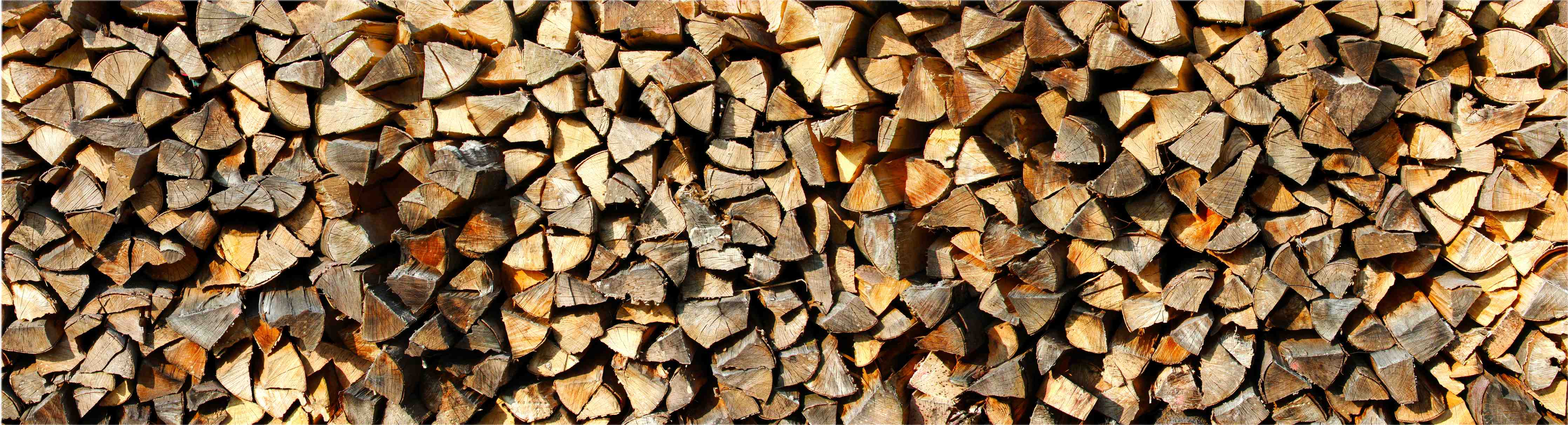 Babyzimmer Wandgestaltung-Holzstämme