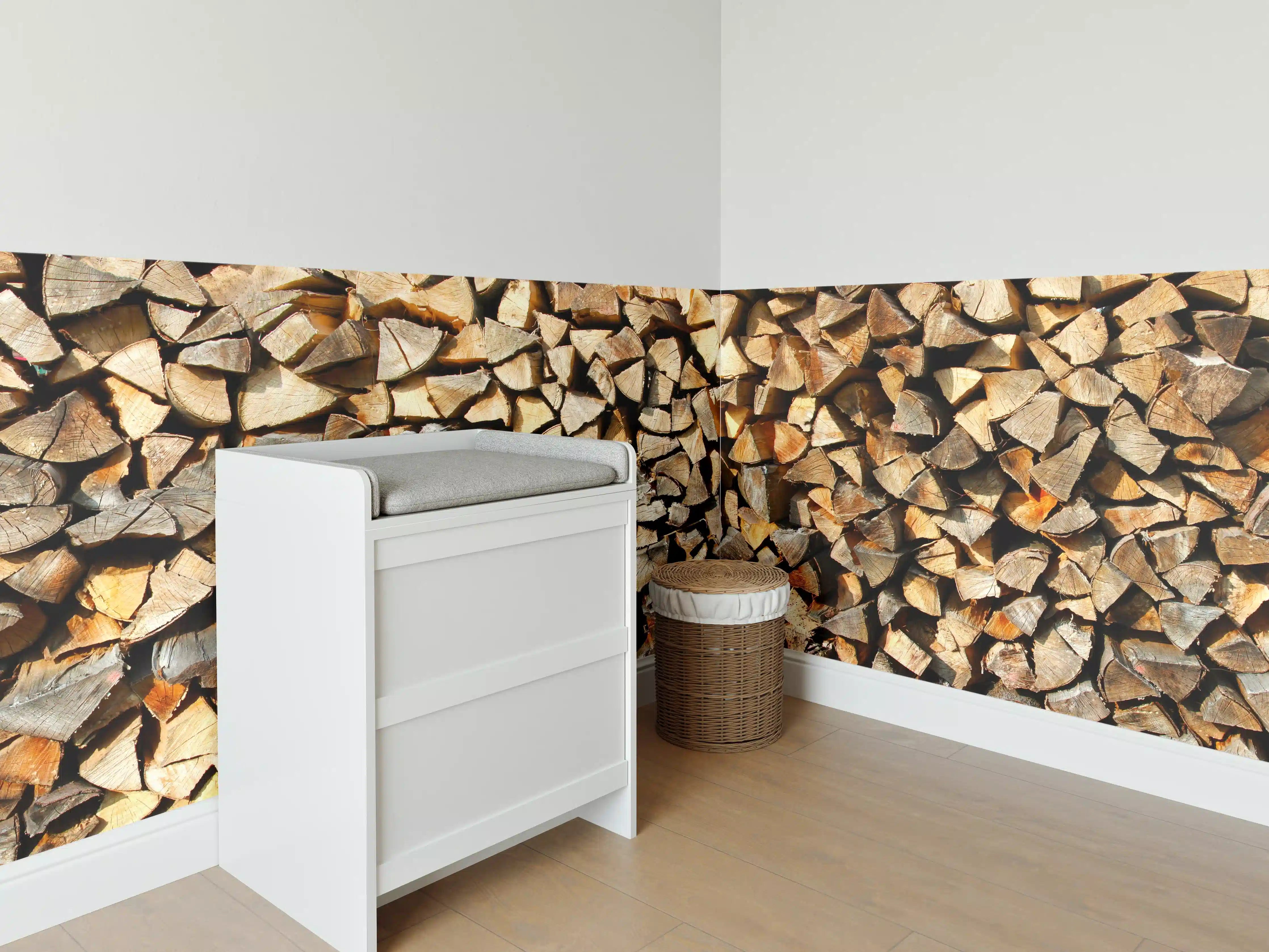 Babyzimmer Wandgestaltung - Holzstämme