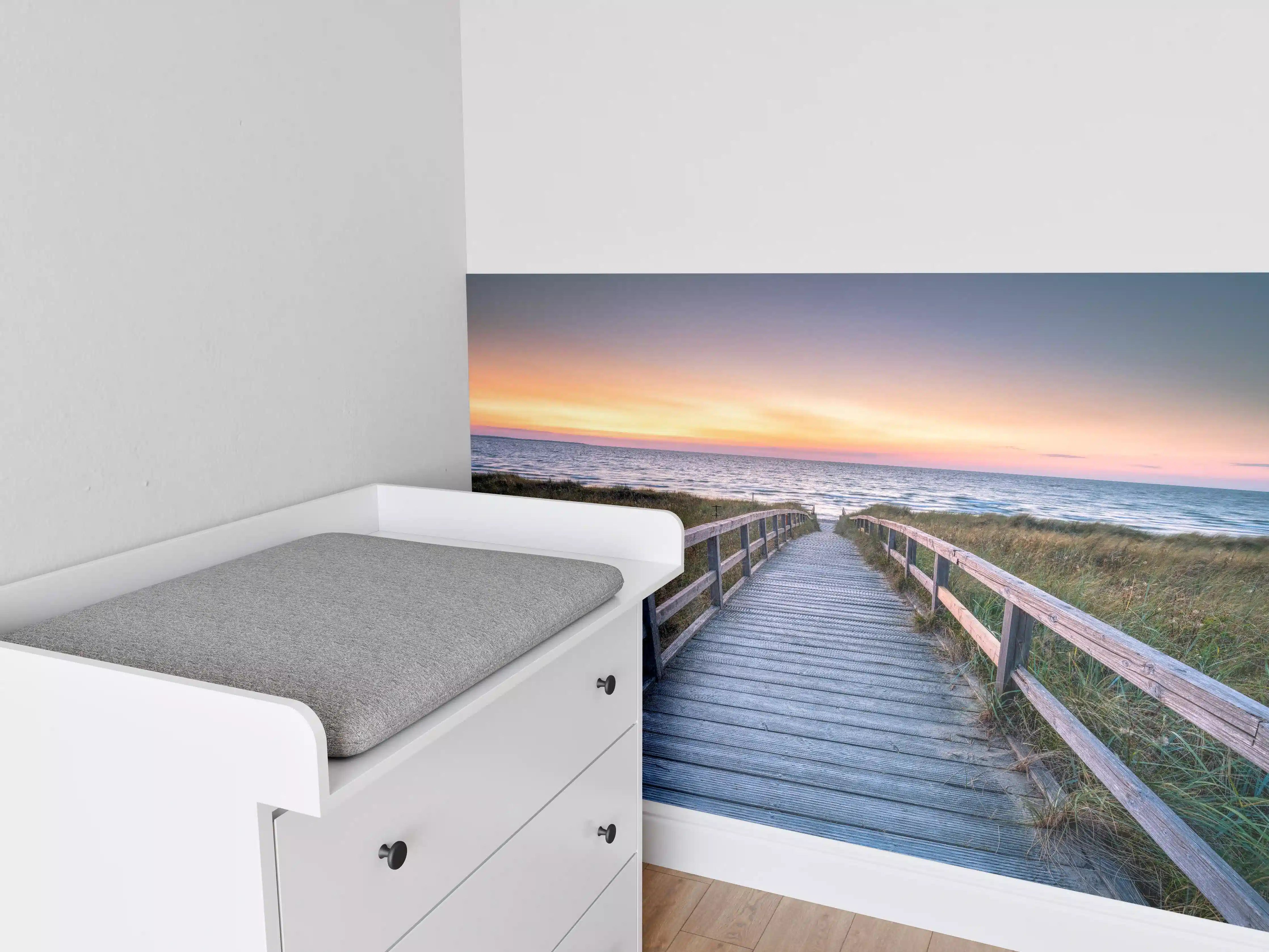 Babyzimmer Wandgestaltung - Holzsteg am Strand