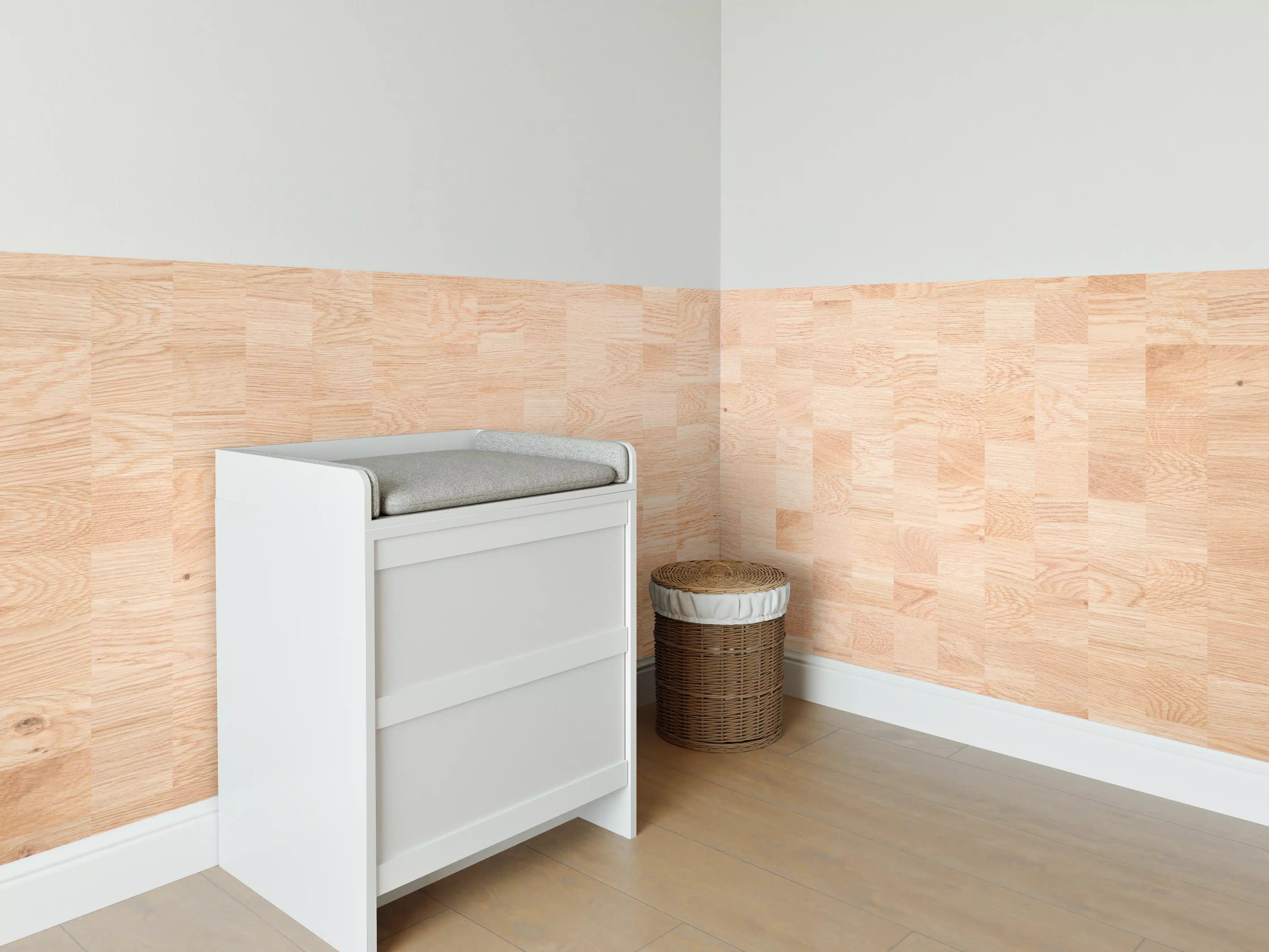 Babyzimmer Wandgestaltung - Holztextur aus Eschenholz