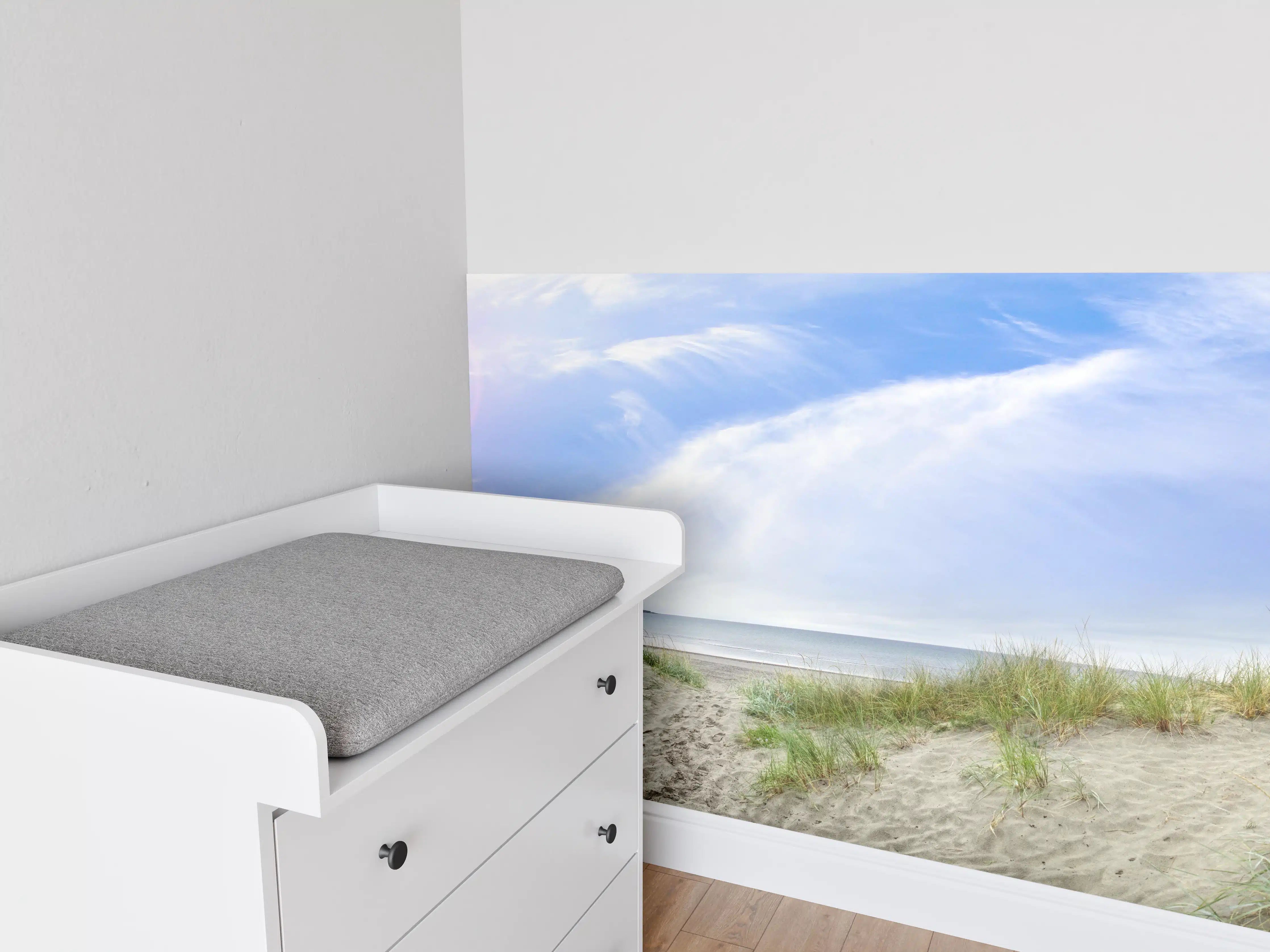 Babyzimmer Wandgestaltung - Idyllische Strandlandschaft mit Himmel und Meer