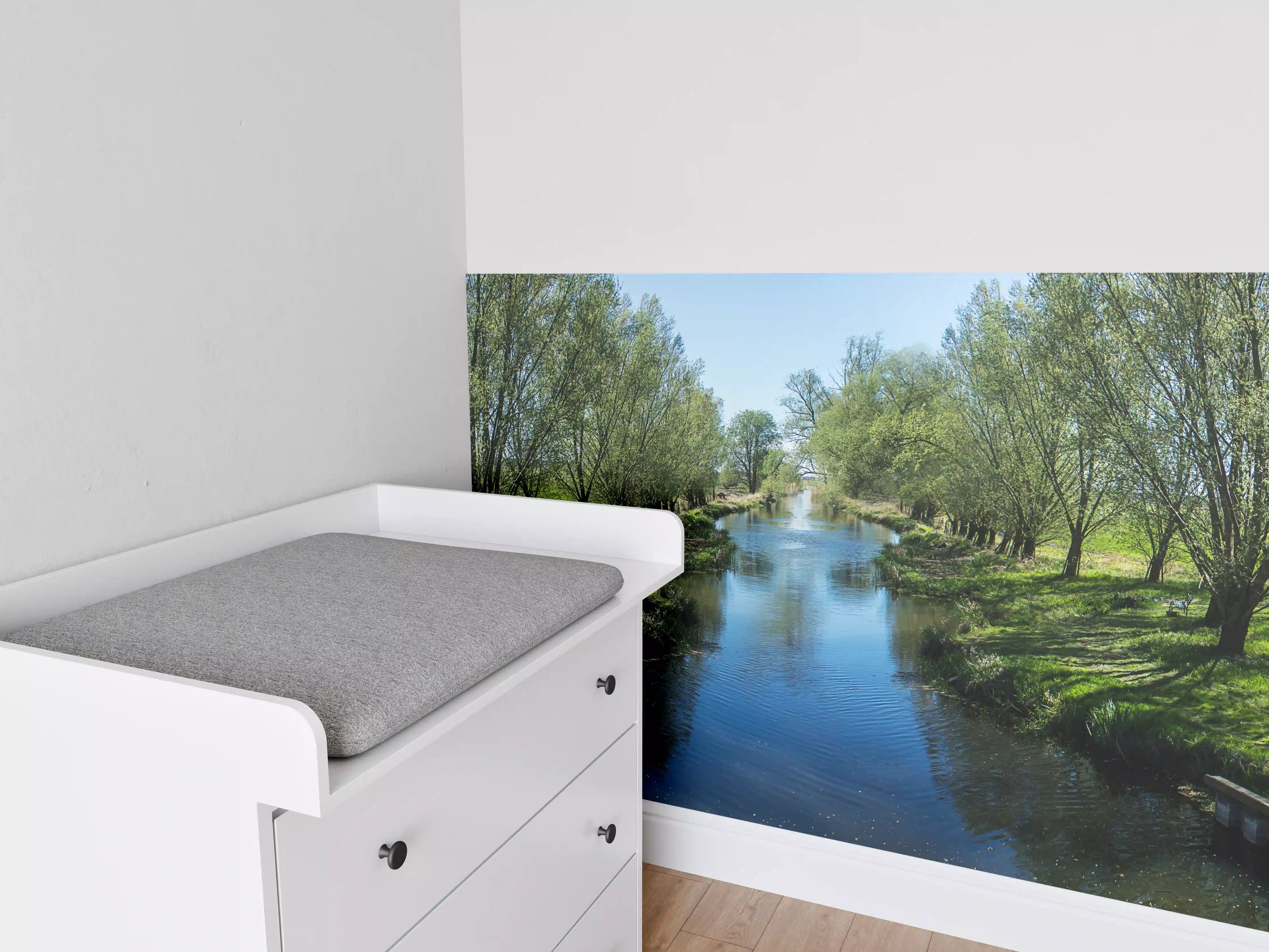 Babyzimmer Wandgestaltung - Idyllischer Fluss in Sachsen-Anhalt