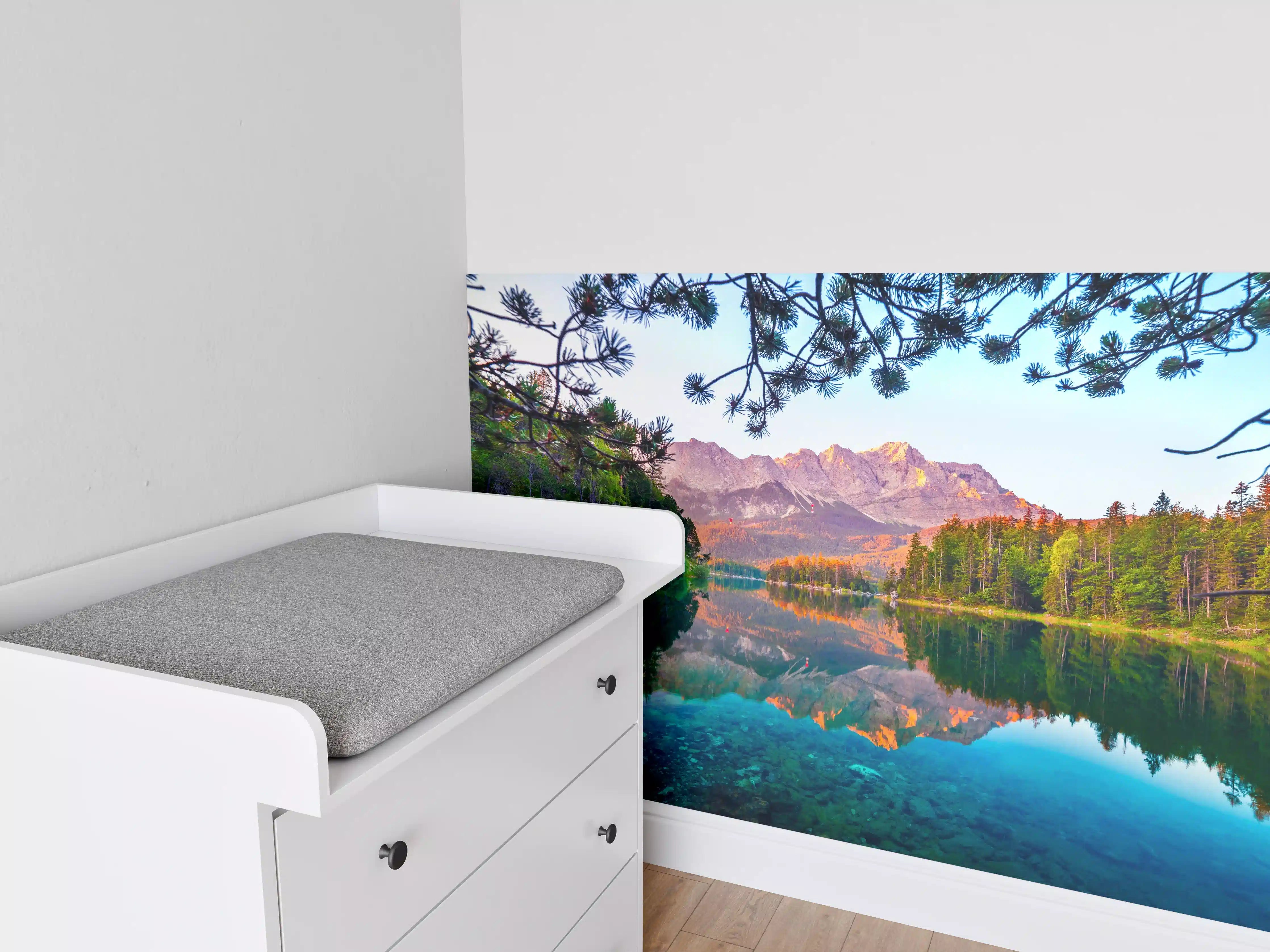 Babyzimmer Wandgestaltung - Idyllischer Sommermorgen am Eibsee