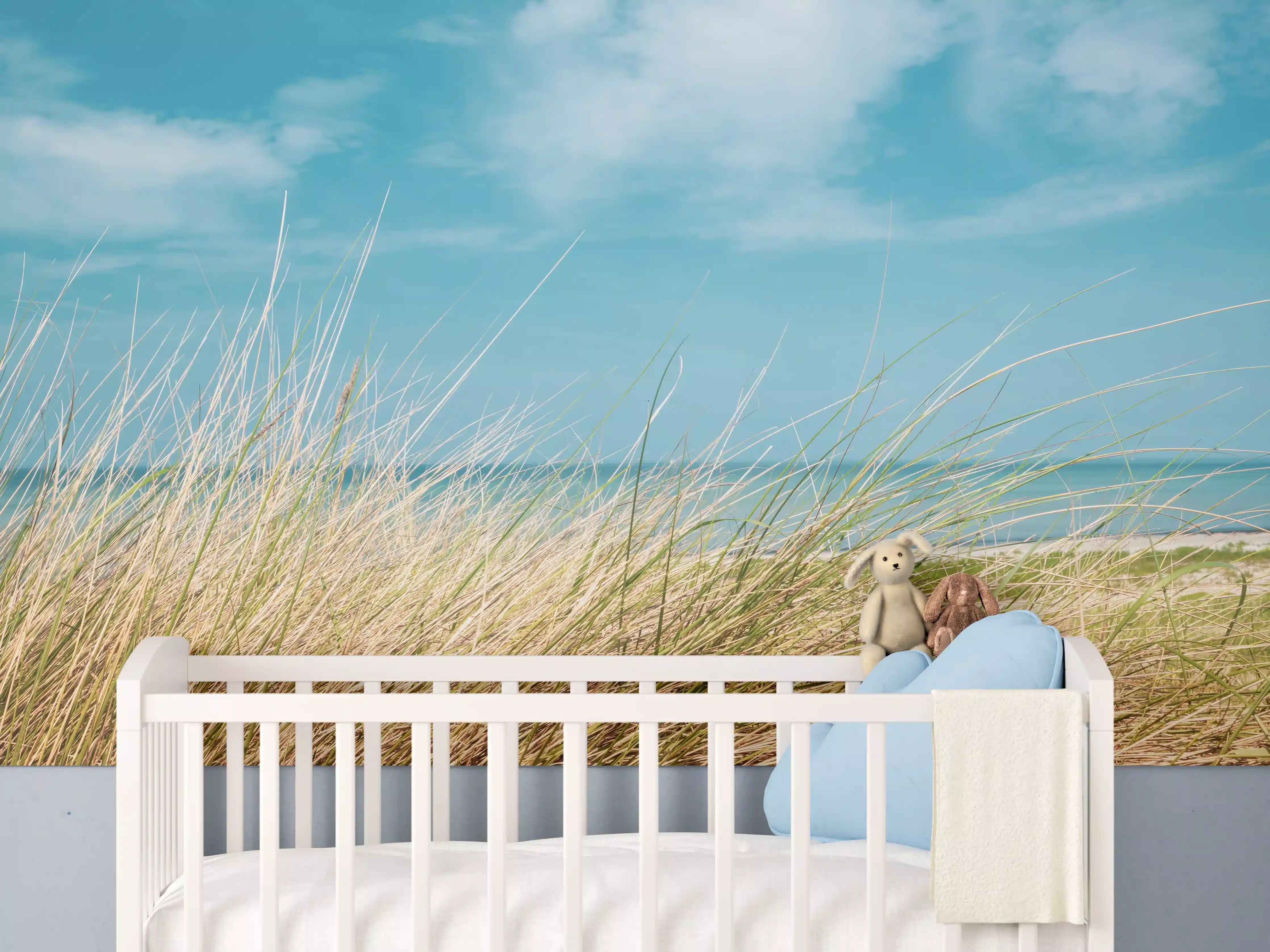 Babyzimmer Wandgestaltung - Idyllischer Strand mit blühendem Gras