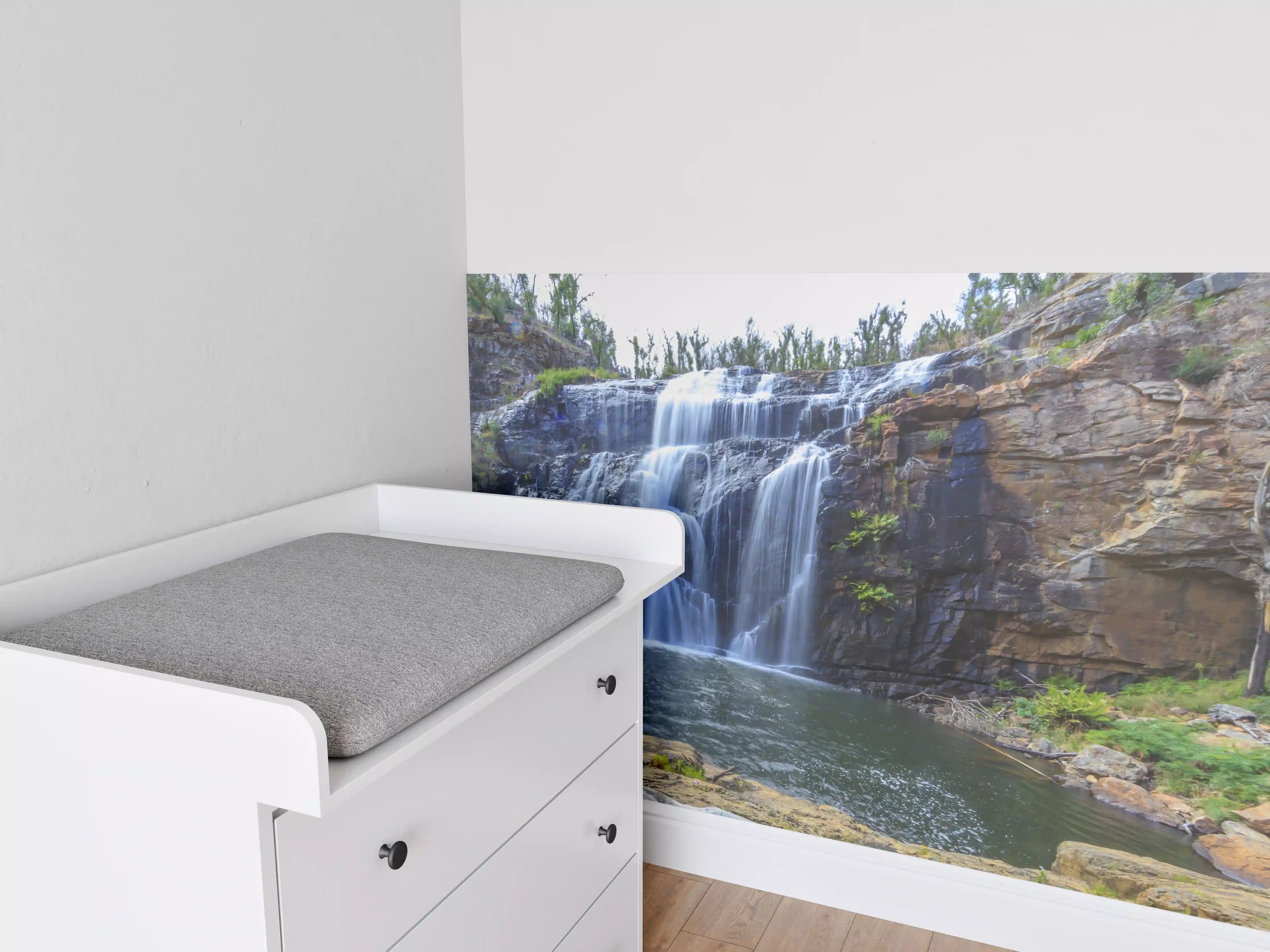 Babyzimmer Wandgestaltung - Idyllischer Wasserfall in New South Wales Australien