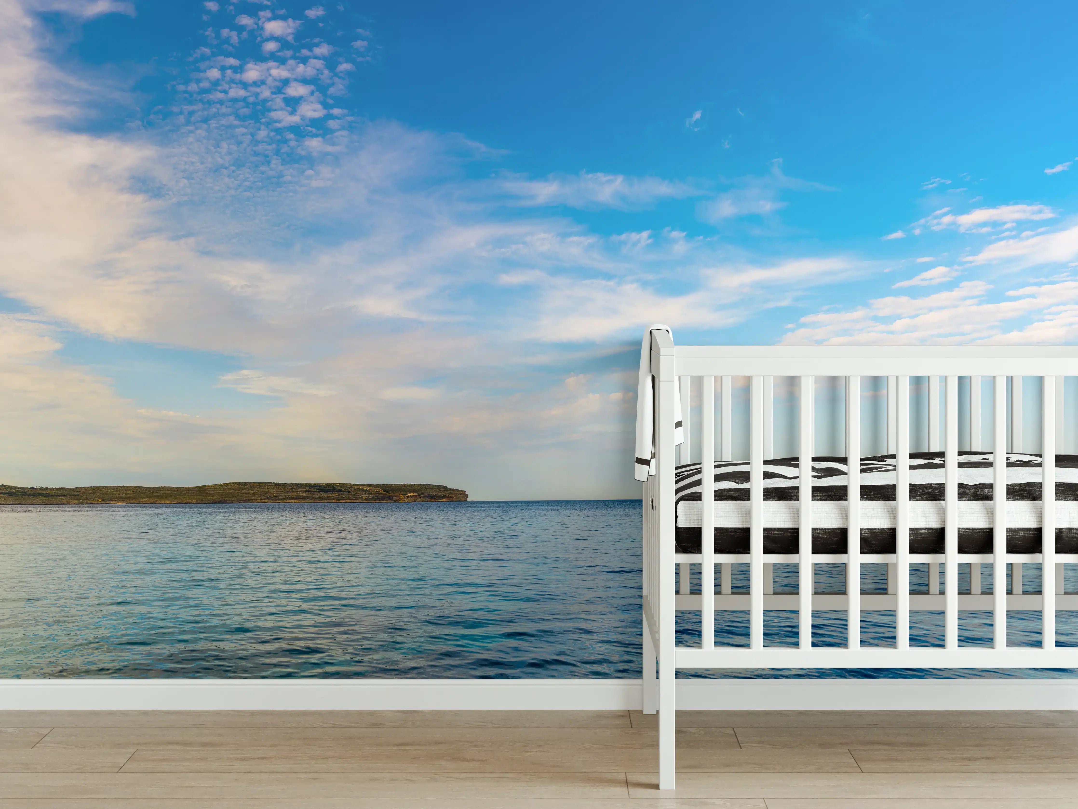 Babyzimmer Wandgestaltung - Idyllischer blauer Meereshorizont mit Wolken
