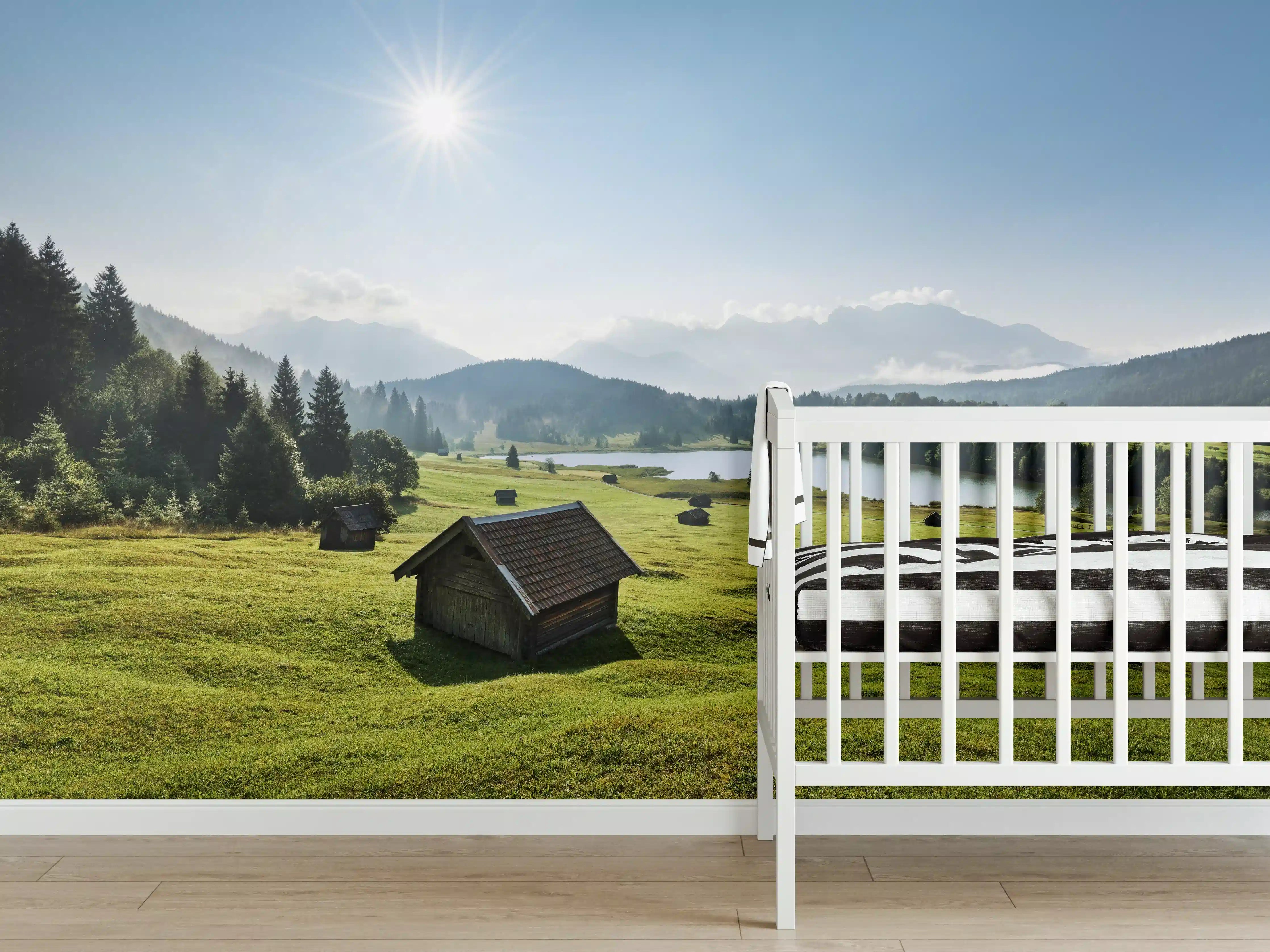 Babyzimmer Wandgestaltung - Idyllisches Alpenpanorama mit See