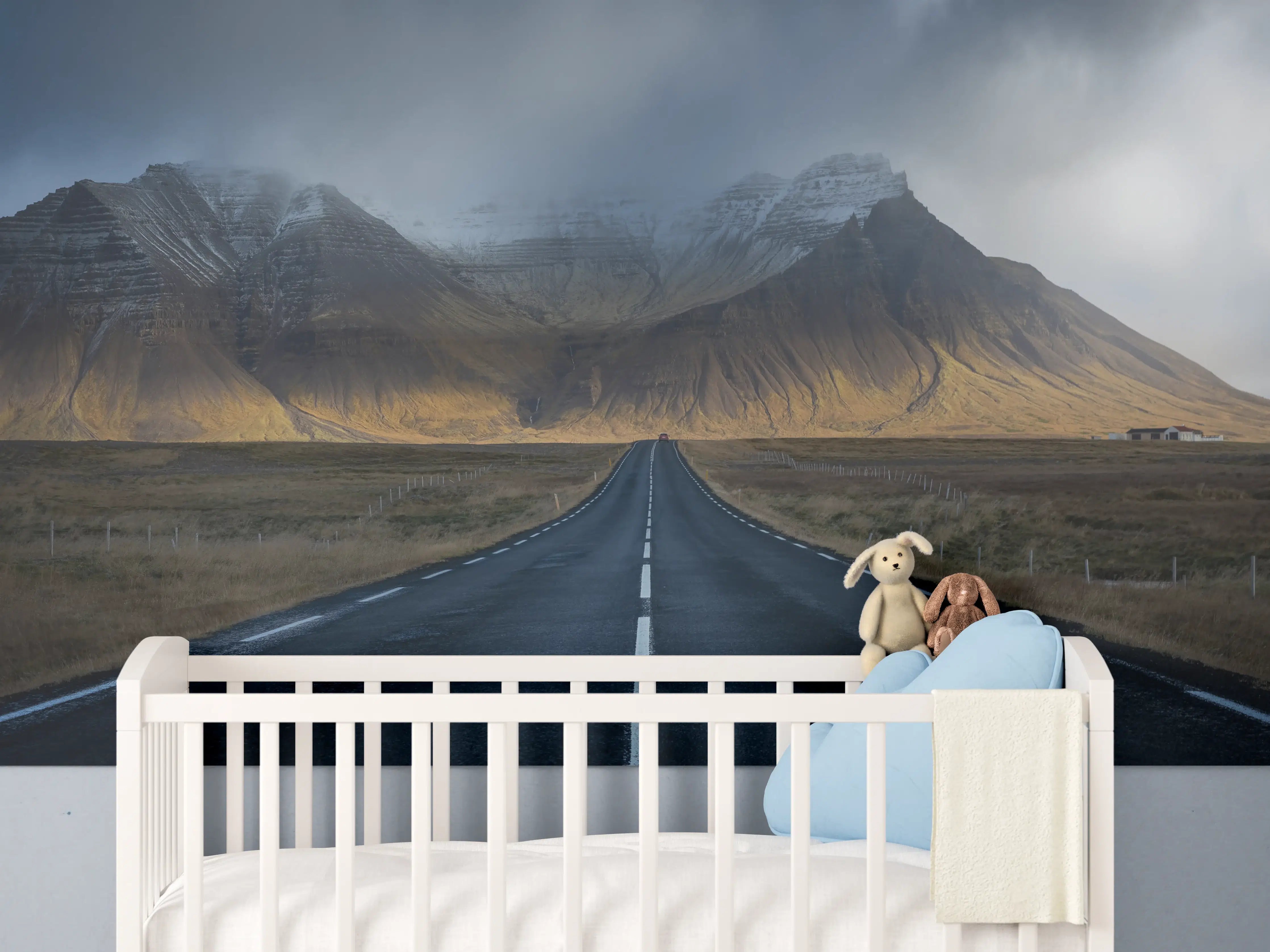 Babyzimmer Wandgestaltung - Isländische Berglandschaft am Weg