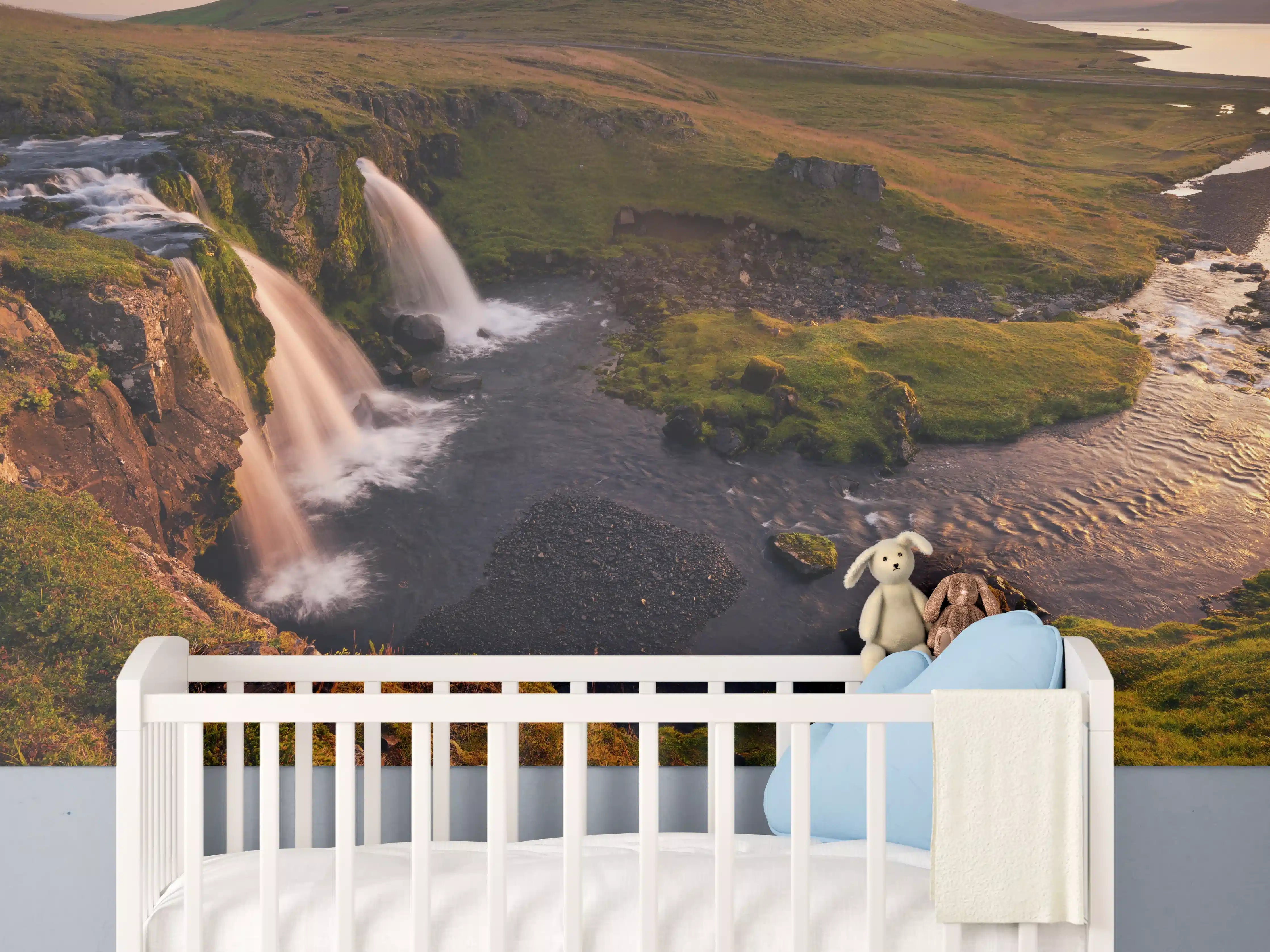 Babyzimmer Wandgestaltung - Island Wasserfall Morgenrot