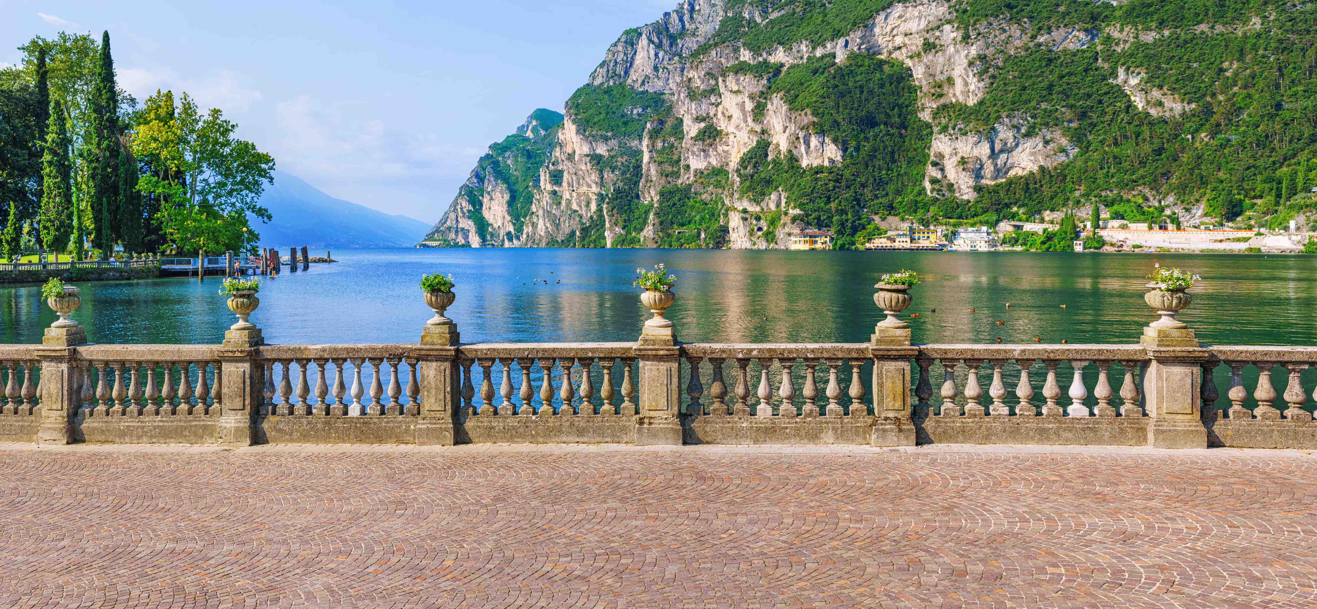 Babyzimmer Wandgestaltung-Italien Riva del Garda See