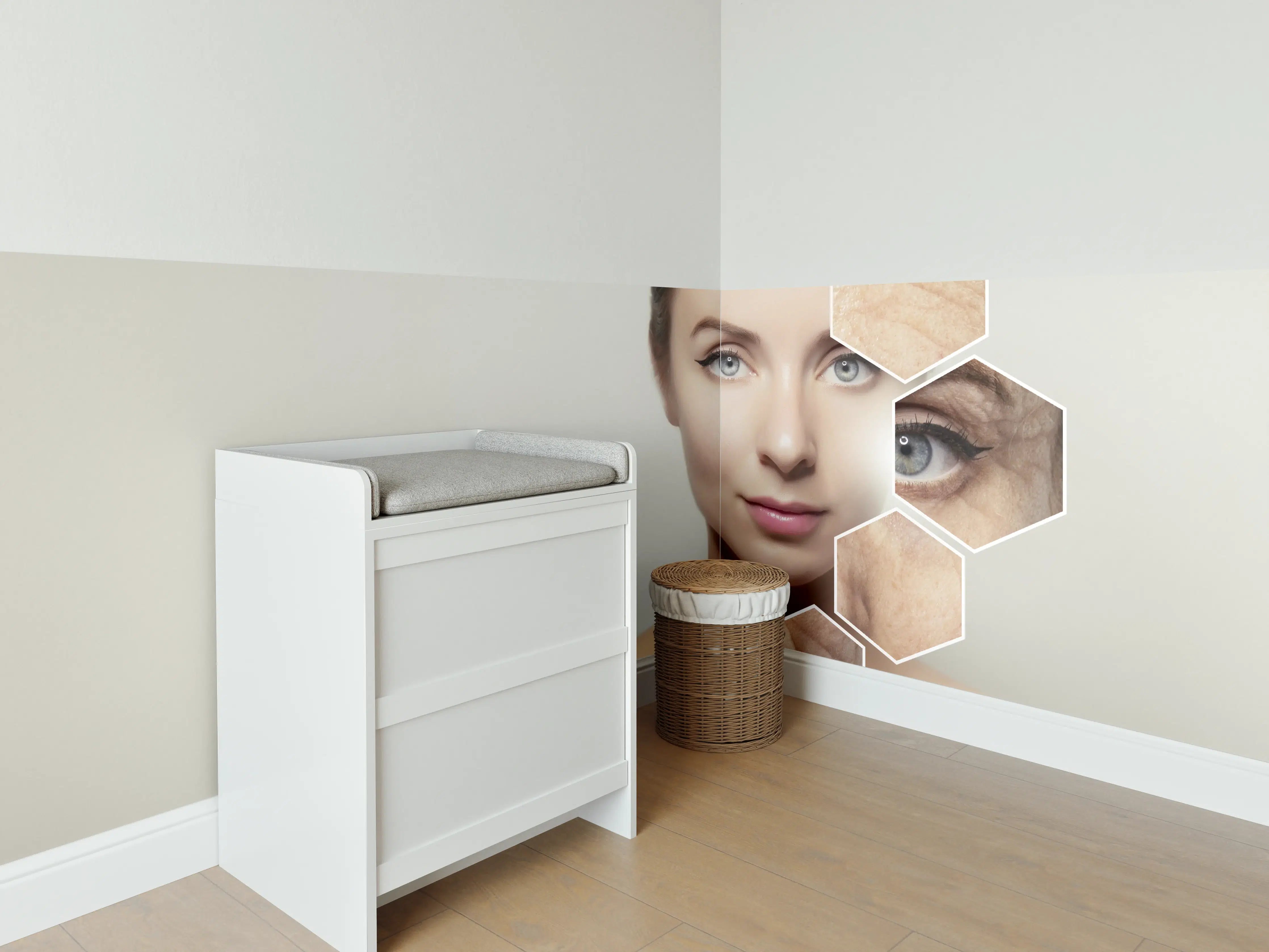 Babyzimmer Wandgestaltung - Junge Frau mit Grafikelementen alter Haut