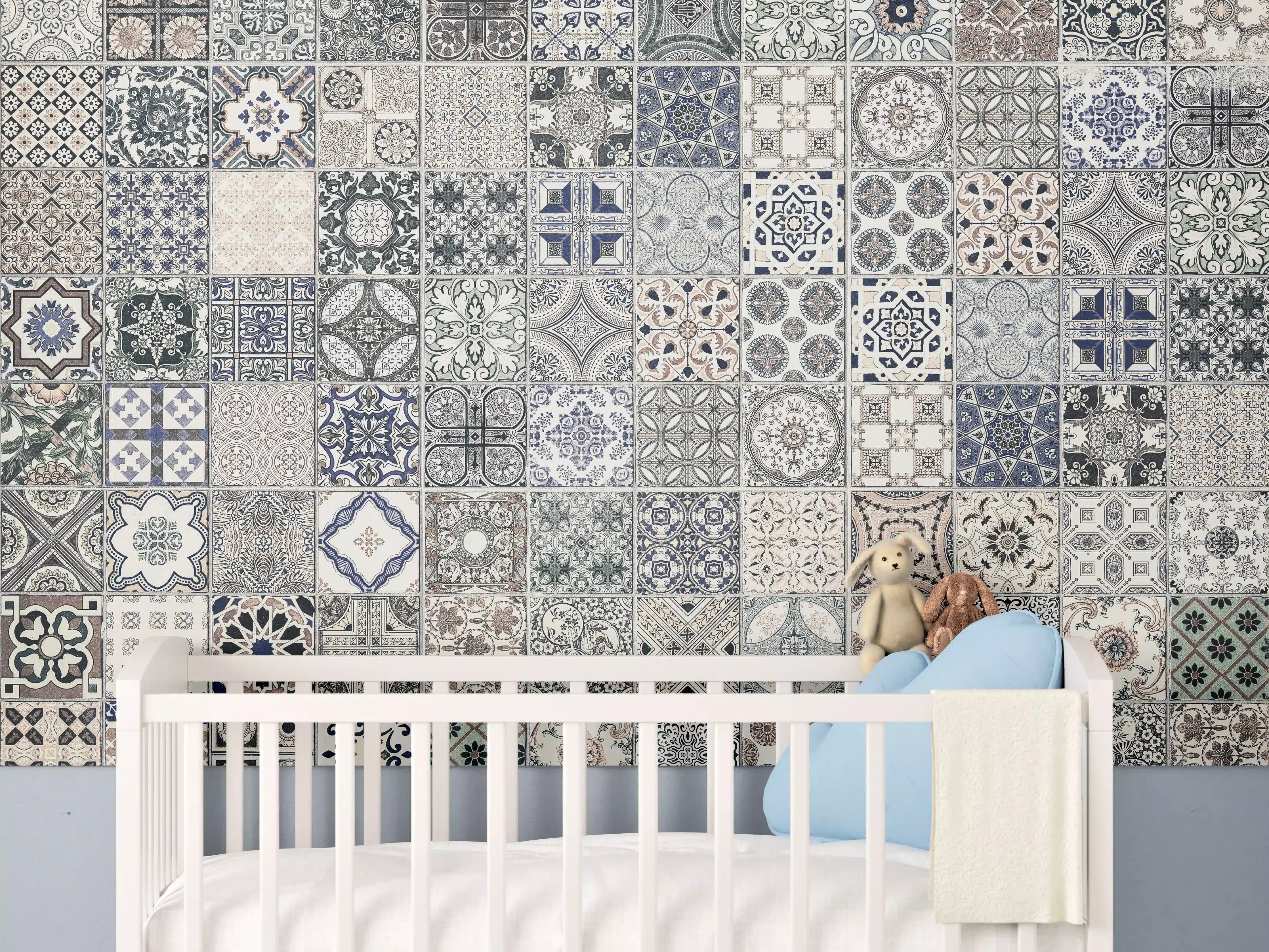 Babyzimmer Wandgestaltung - Keramik-Patchwork im arabischen Stil