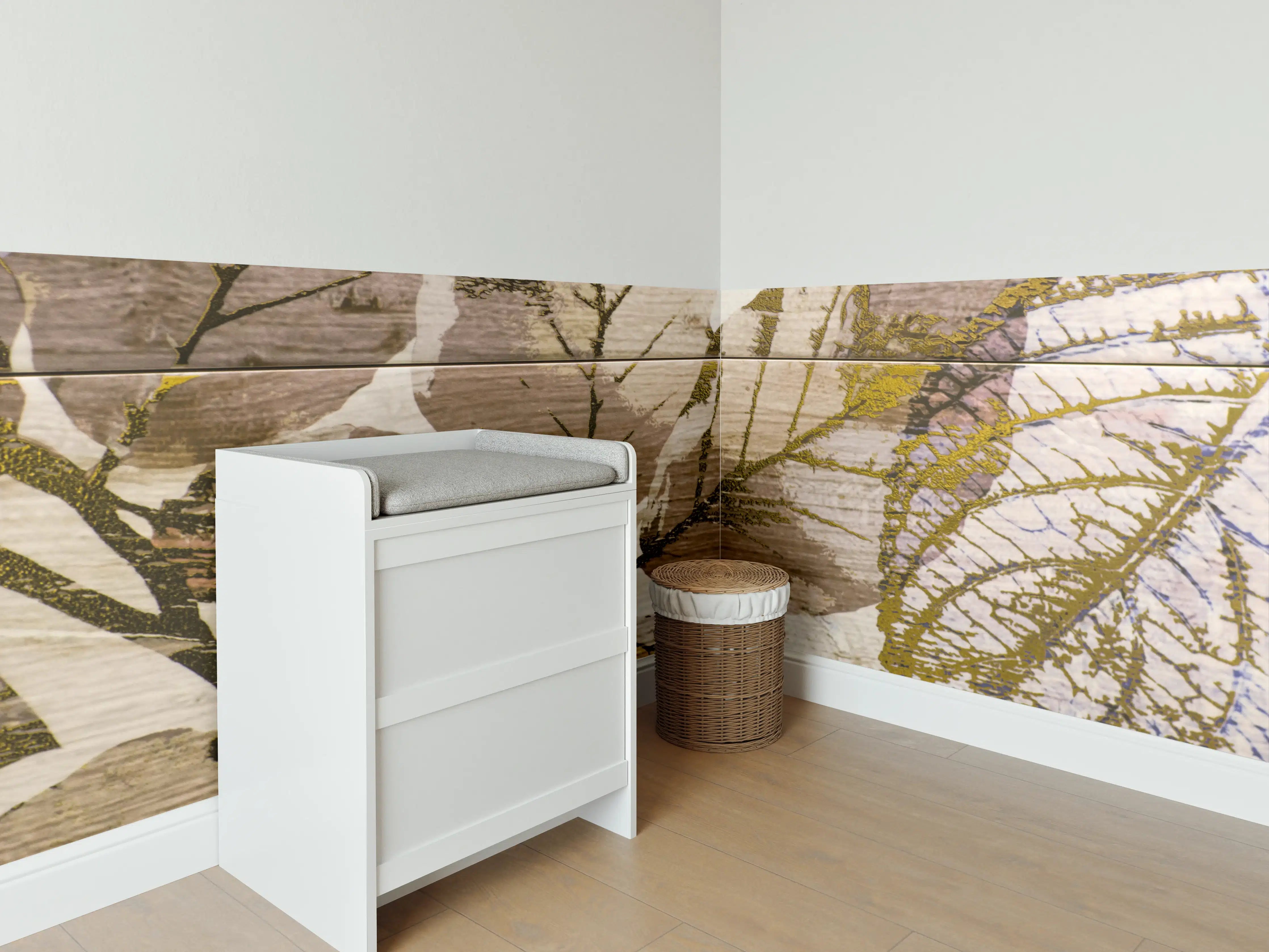 Babyzimmer Wandgestaltung - Keramikfliesen Blattmuster Beige