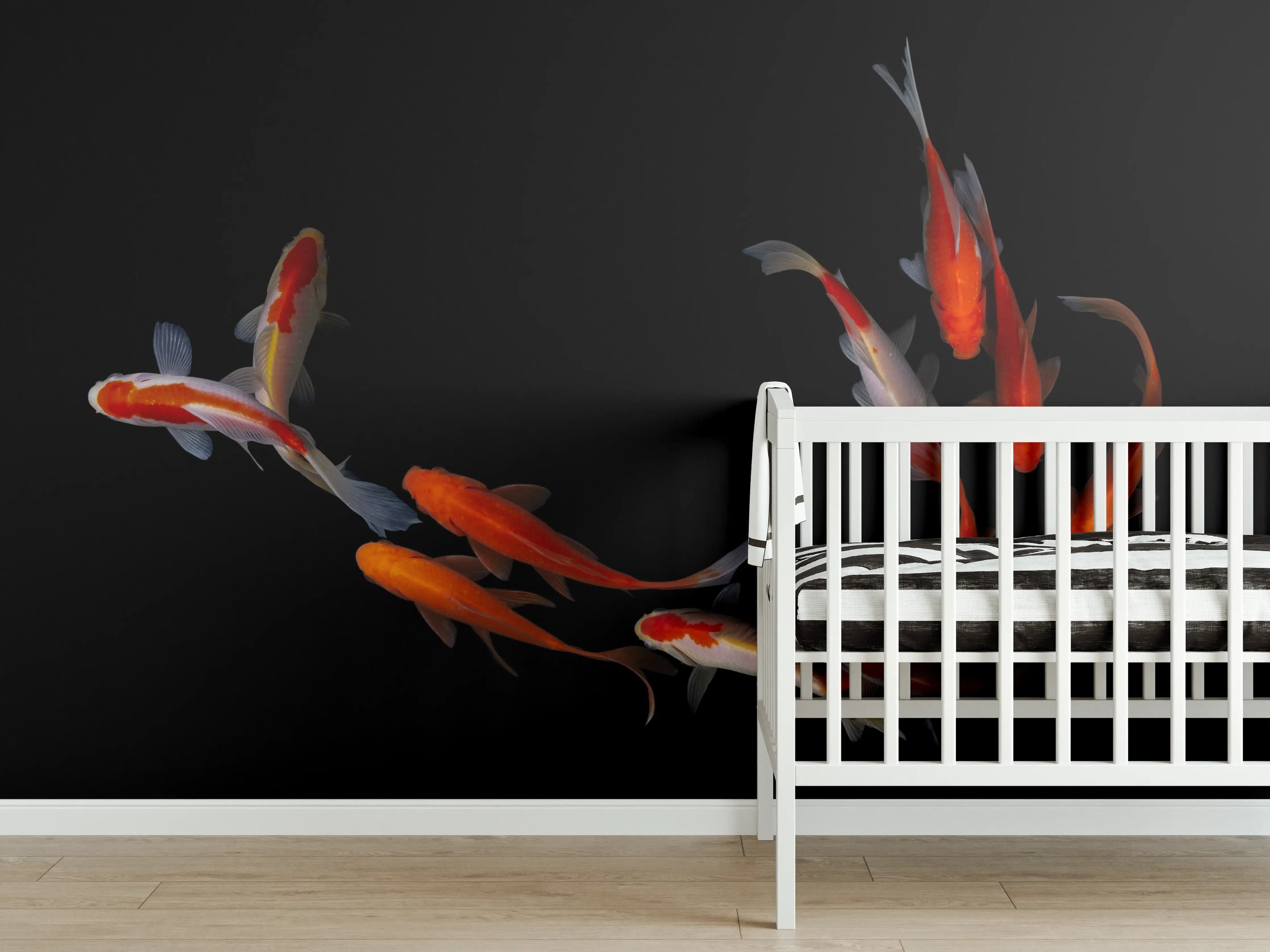 Babyzimmer Wandgestaltung - Koi Fische auf schwarzem Hintergrund