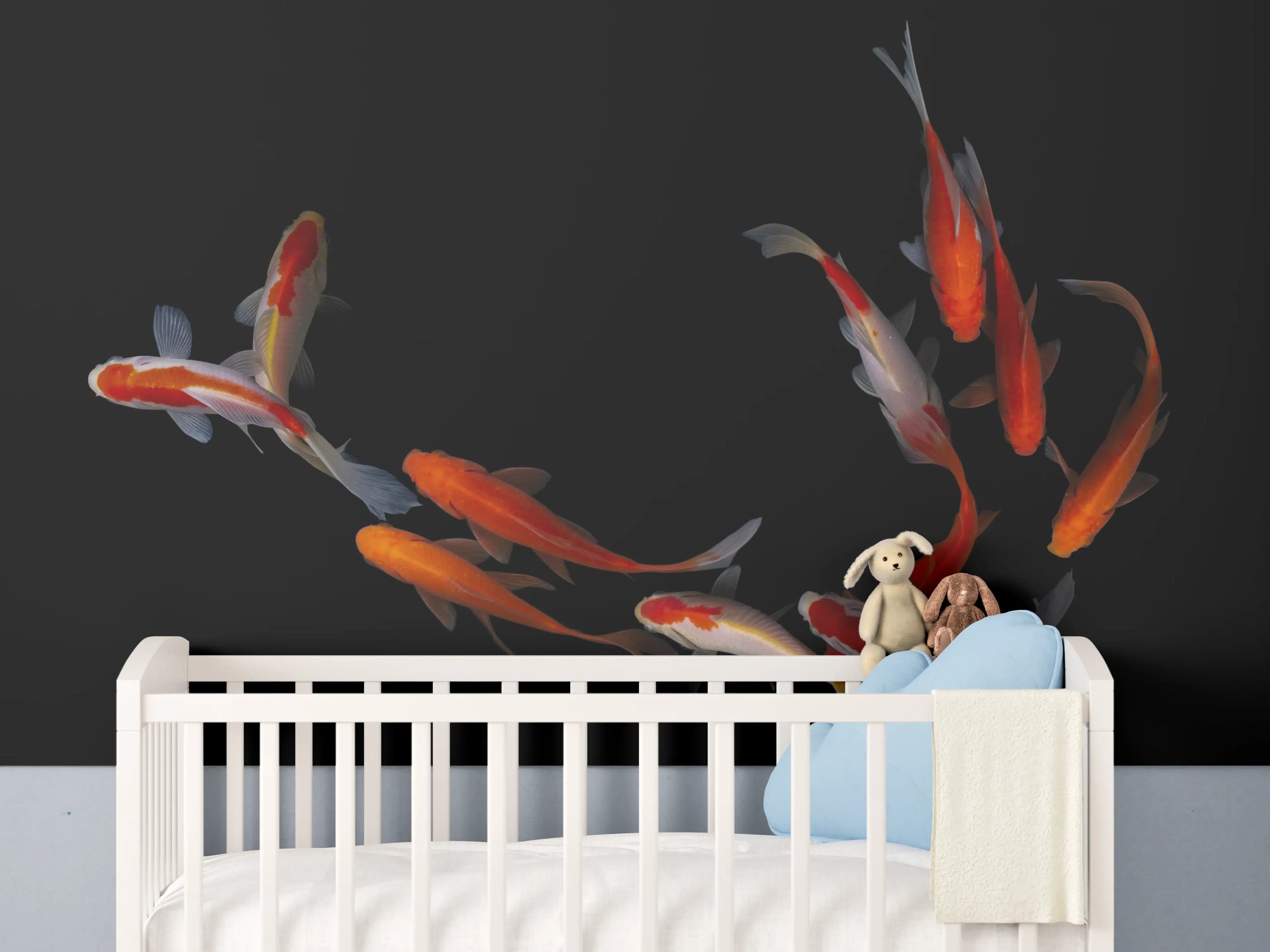 Babyzimmer Wandgestaltung - Koi Fische auf schwarzem Hintergrund