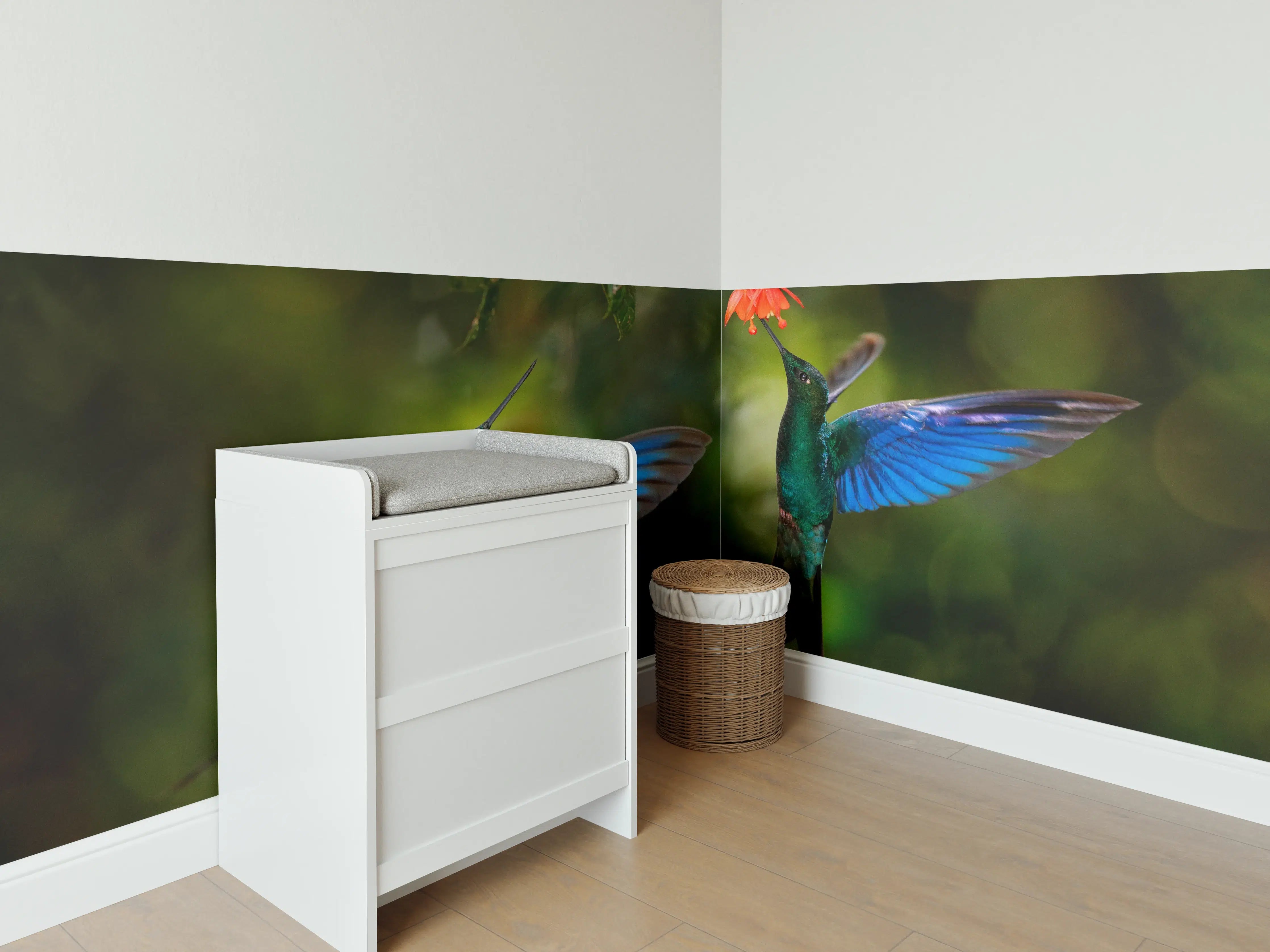 Babyzimmer Wandgestaltung - Kolibris an der Blüte