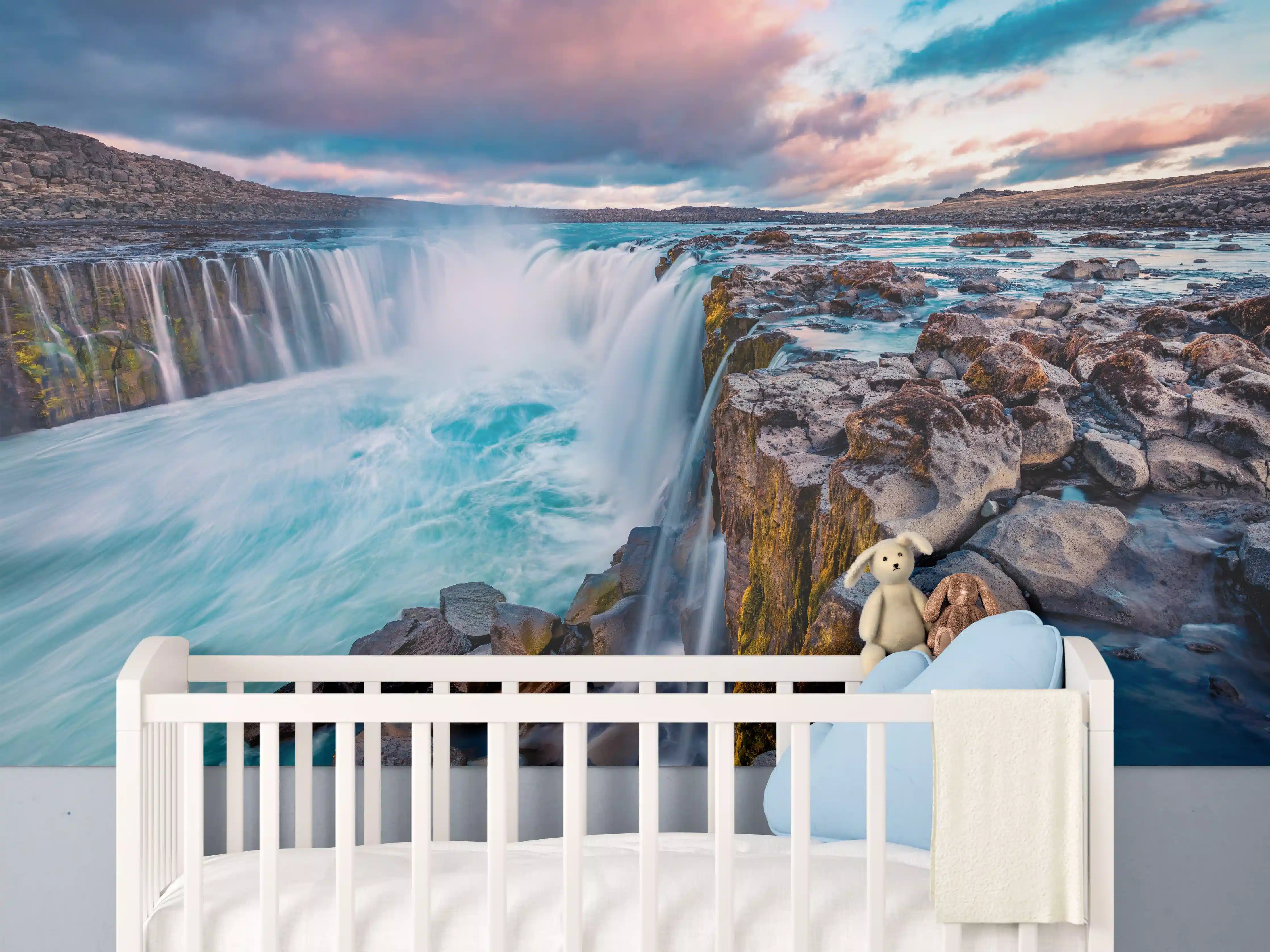 Babyzimmer Wandgestaltung - Kraftvolle Sommeransicht des Selfoss-Wasserfalls