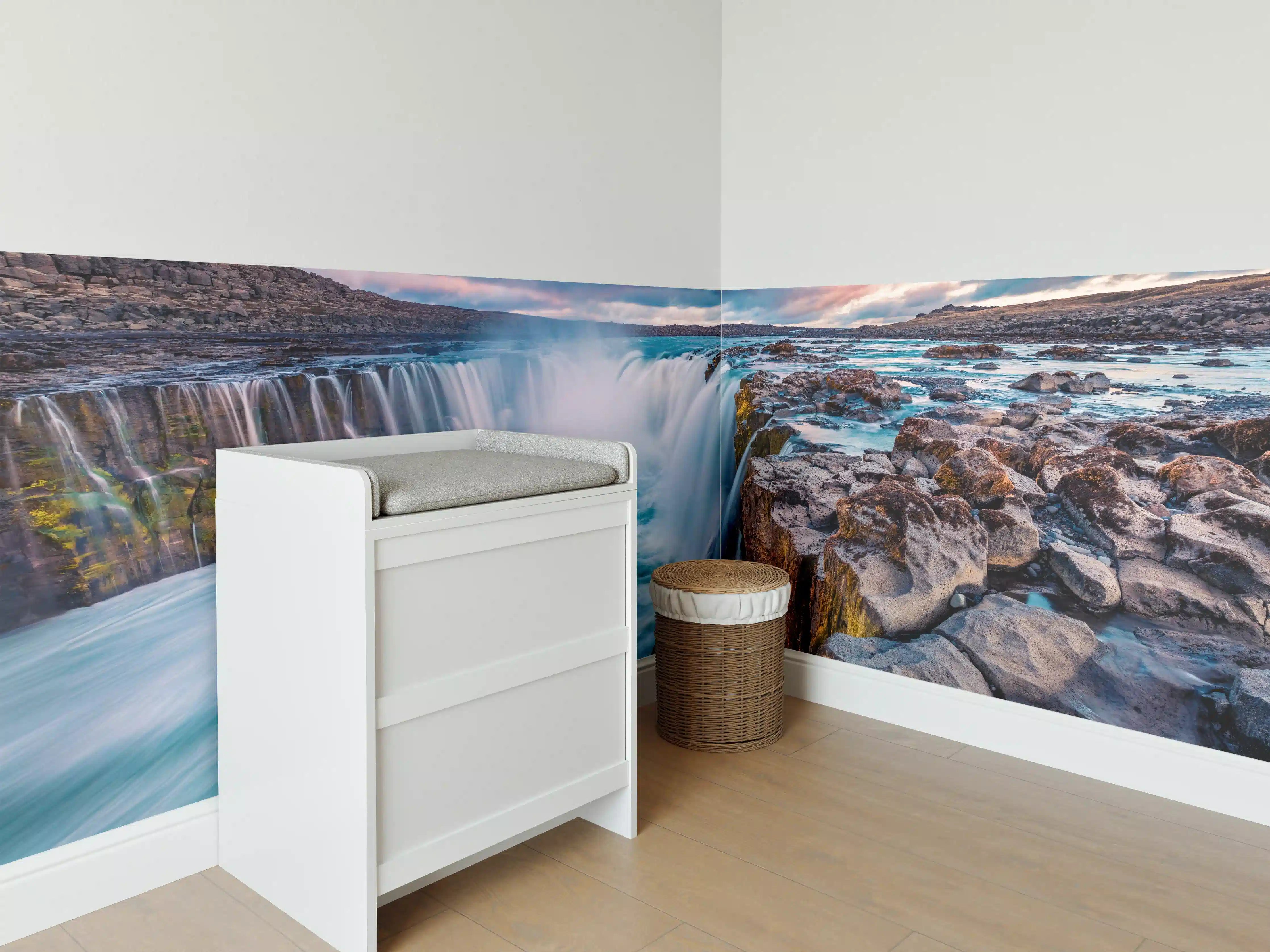 Babyzimmer Wandgestaltung - Kraftvolle Sommeransicht des Selfoss-Wasserfalls