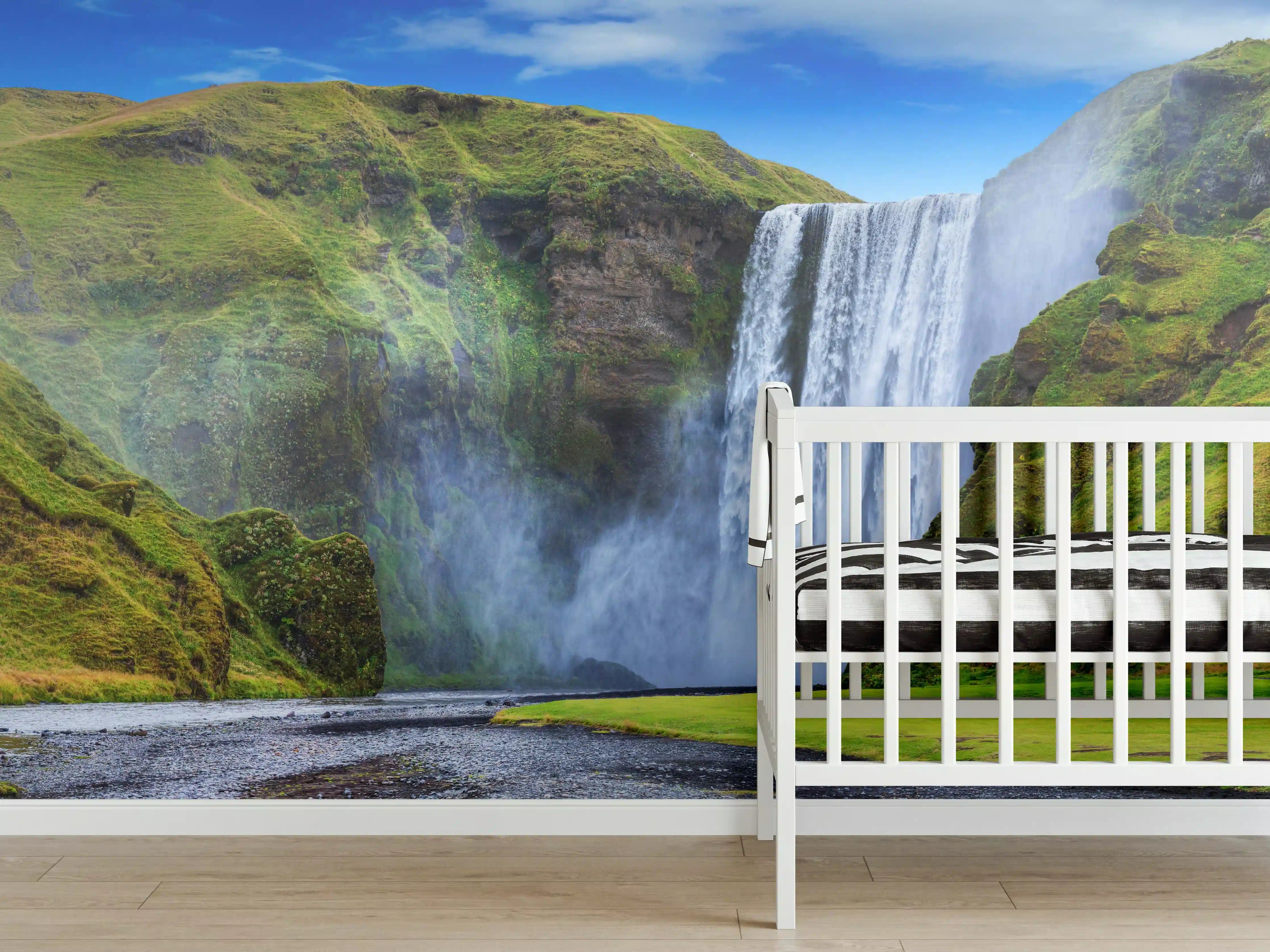 Babyzimmer Wandgestaltung - Kraftvoller Wasserfall