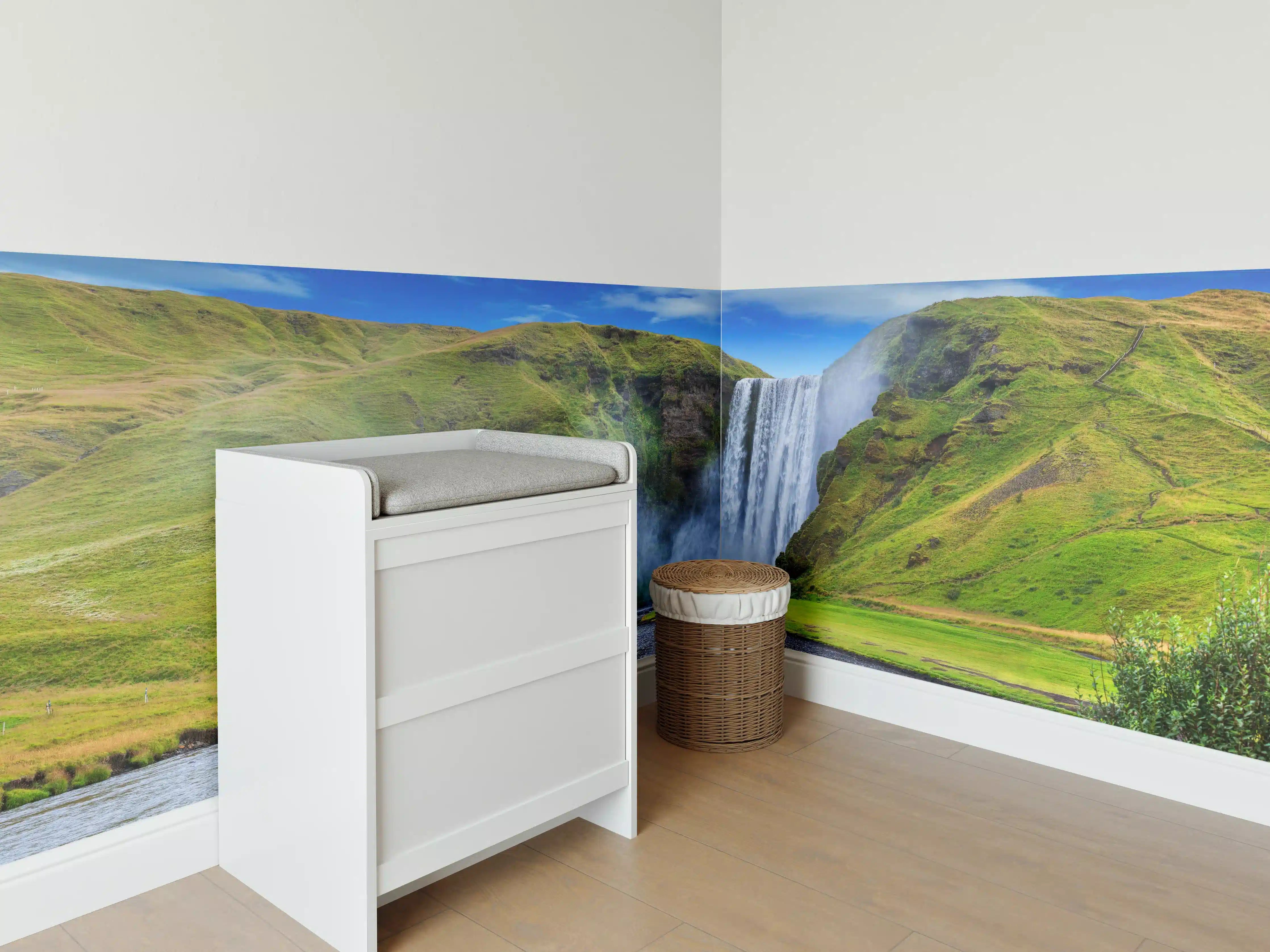 Babyzimmer Wandgestaltung - Kraftvoller Wasserfall