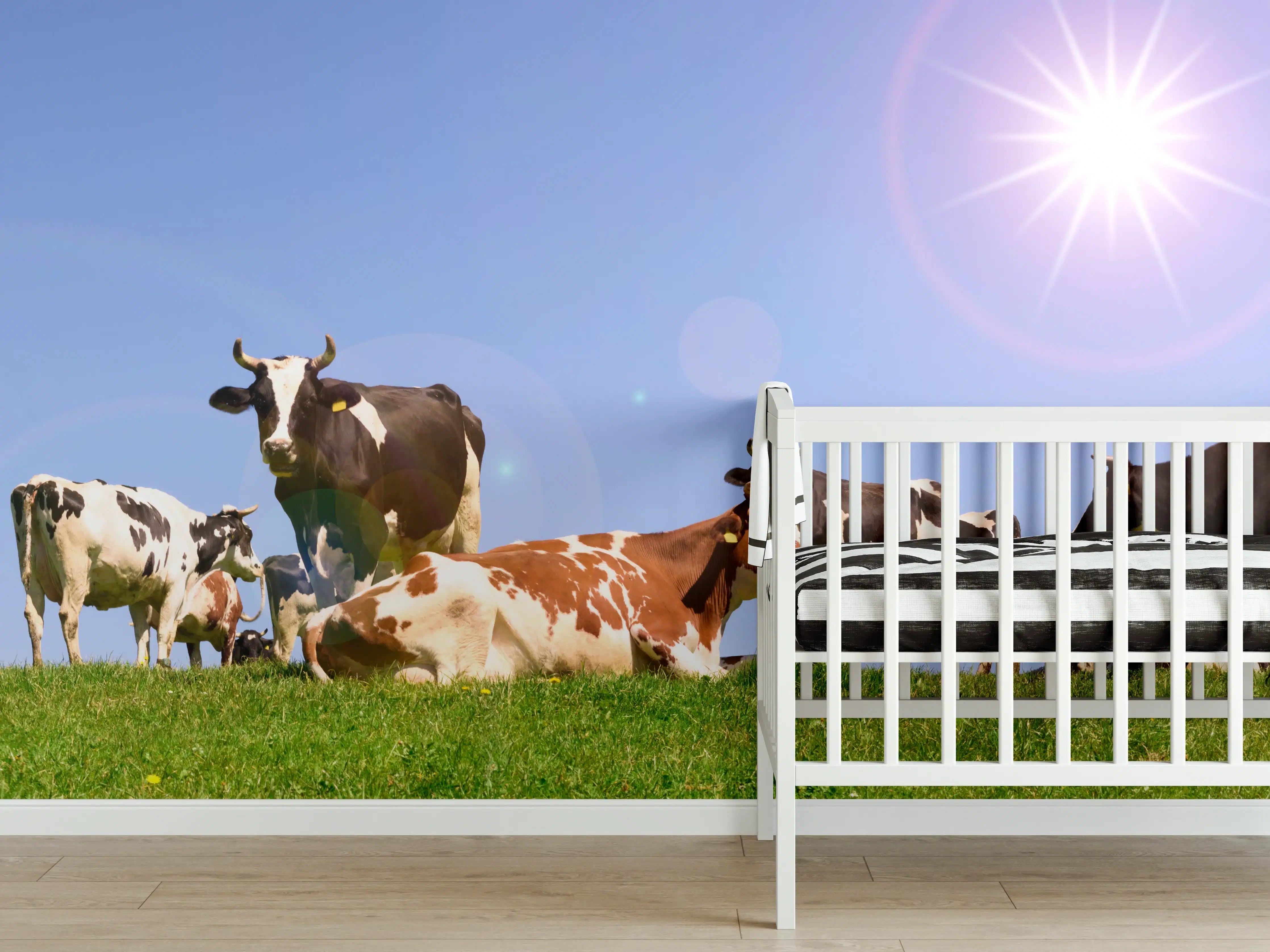 Babyzimmer Wandgestaltung - Kuhherde auf grüner Wiese