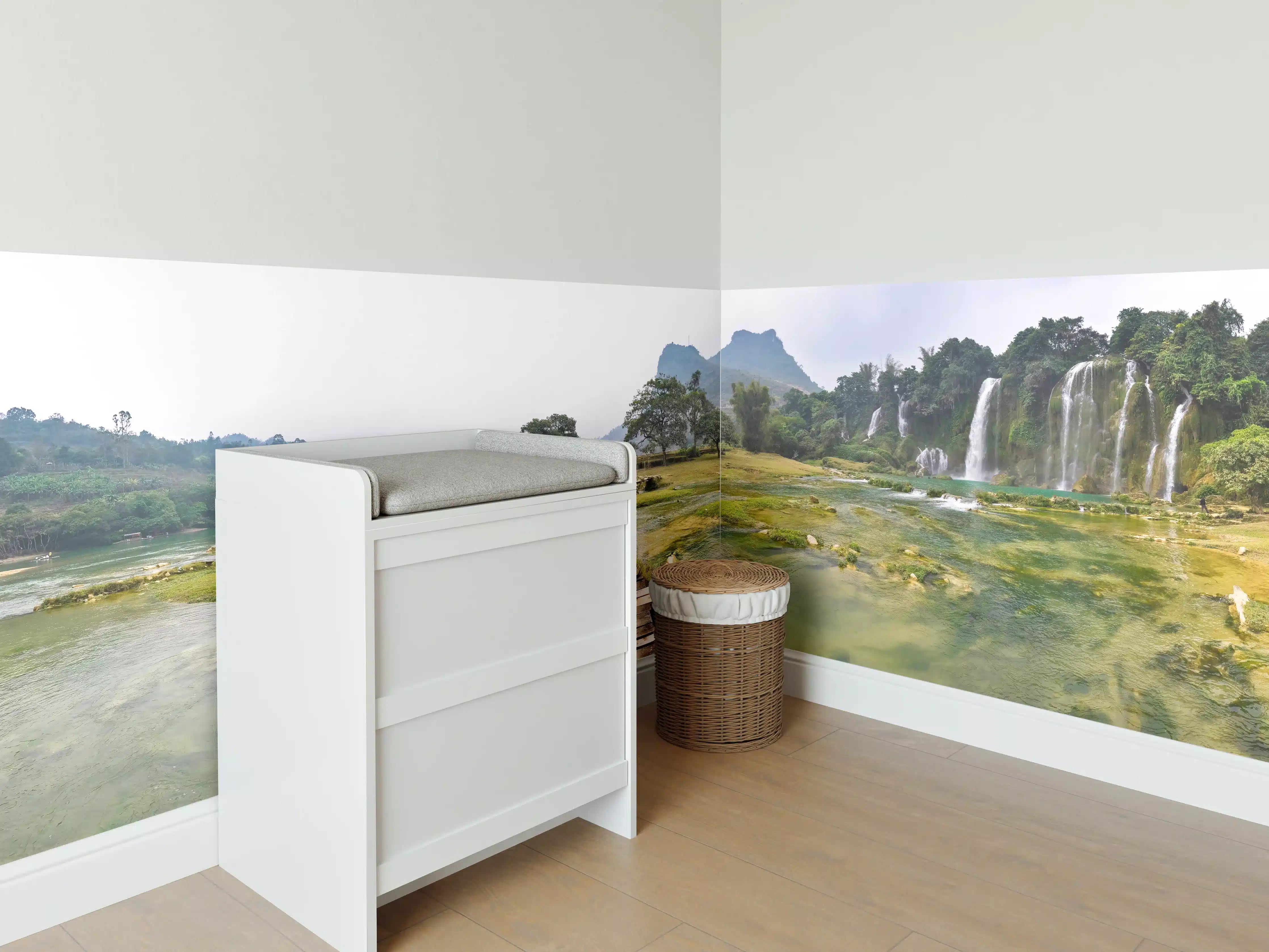 Babyzimmer Wandgestaltung - Landschaft mit Wasserfällen und Wald