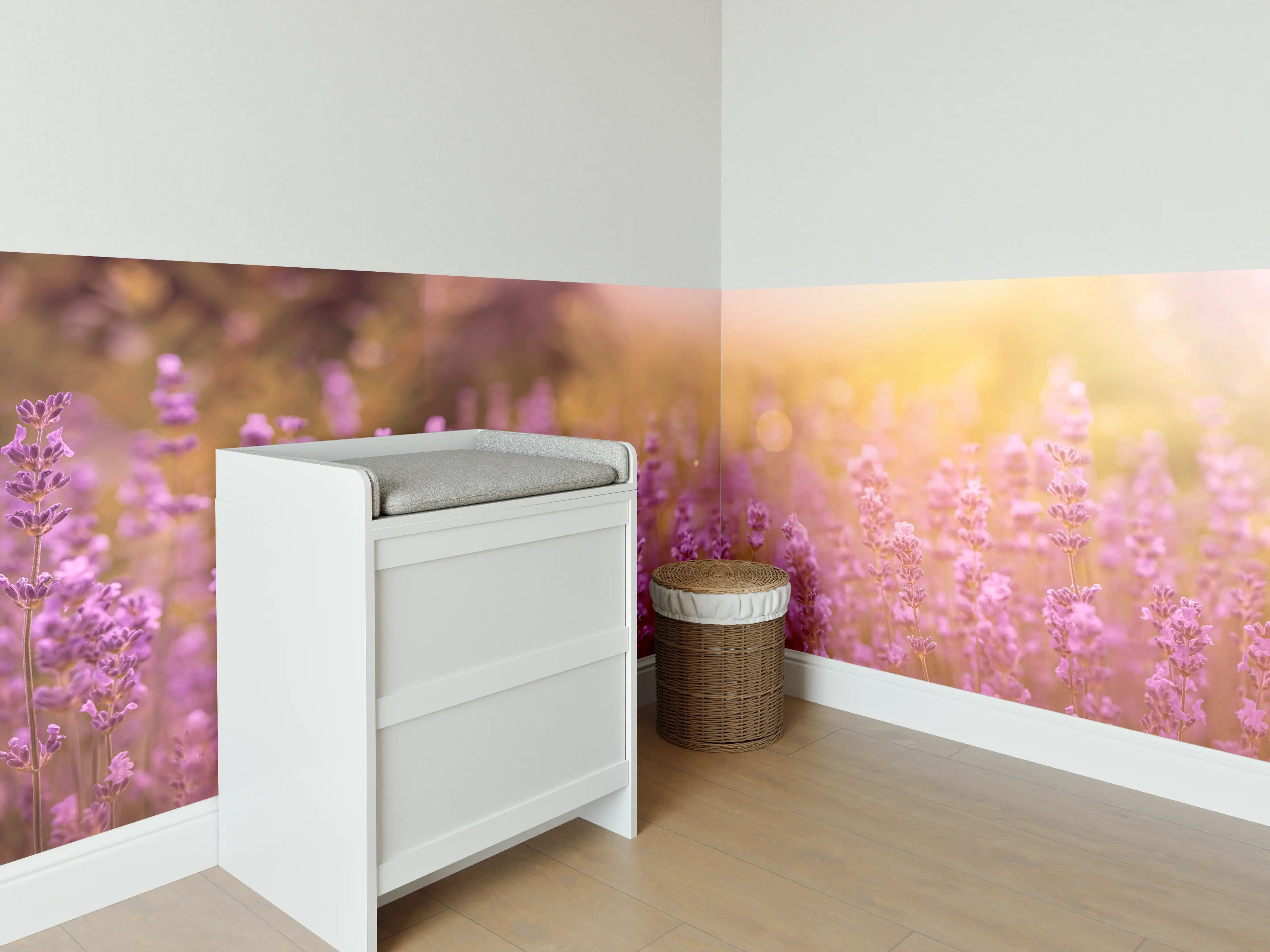 Babyzimmer Wandgestaltung - Lavendelfeld im warmen Abendlicht