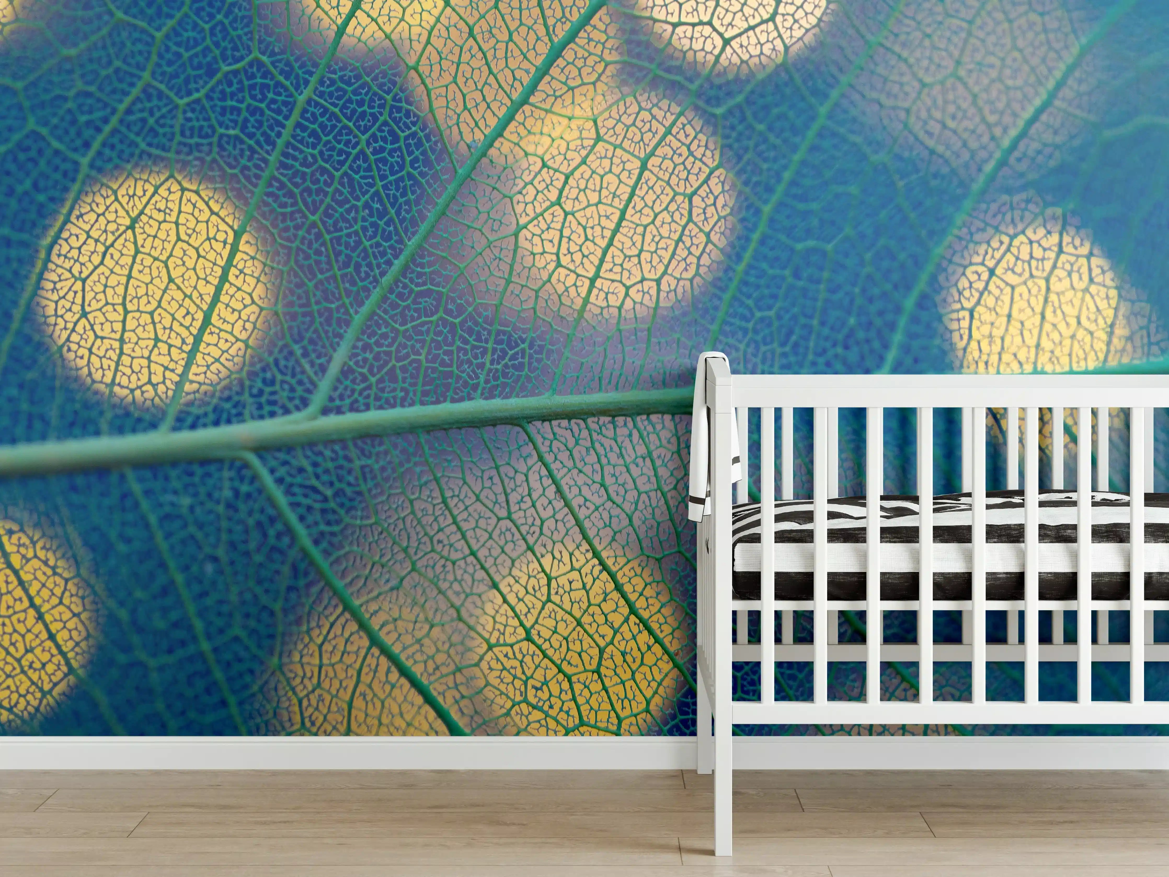 Babyzimmer Wandgestaltung - Leuchtende Blätter mit geometrischem Muster
