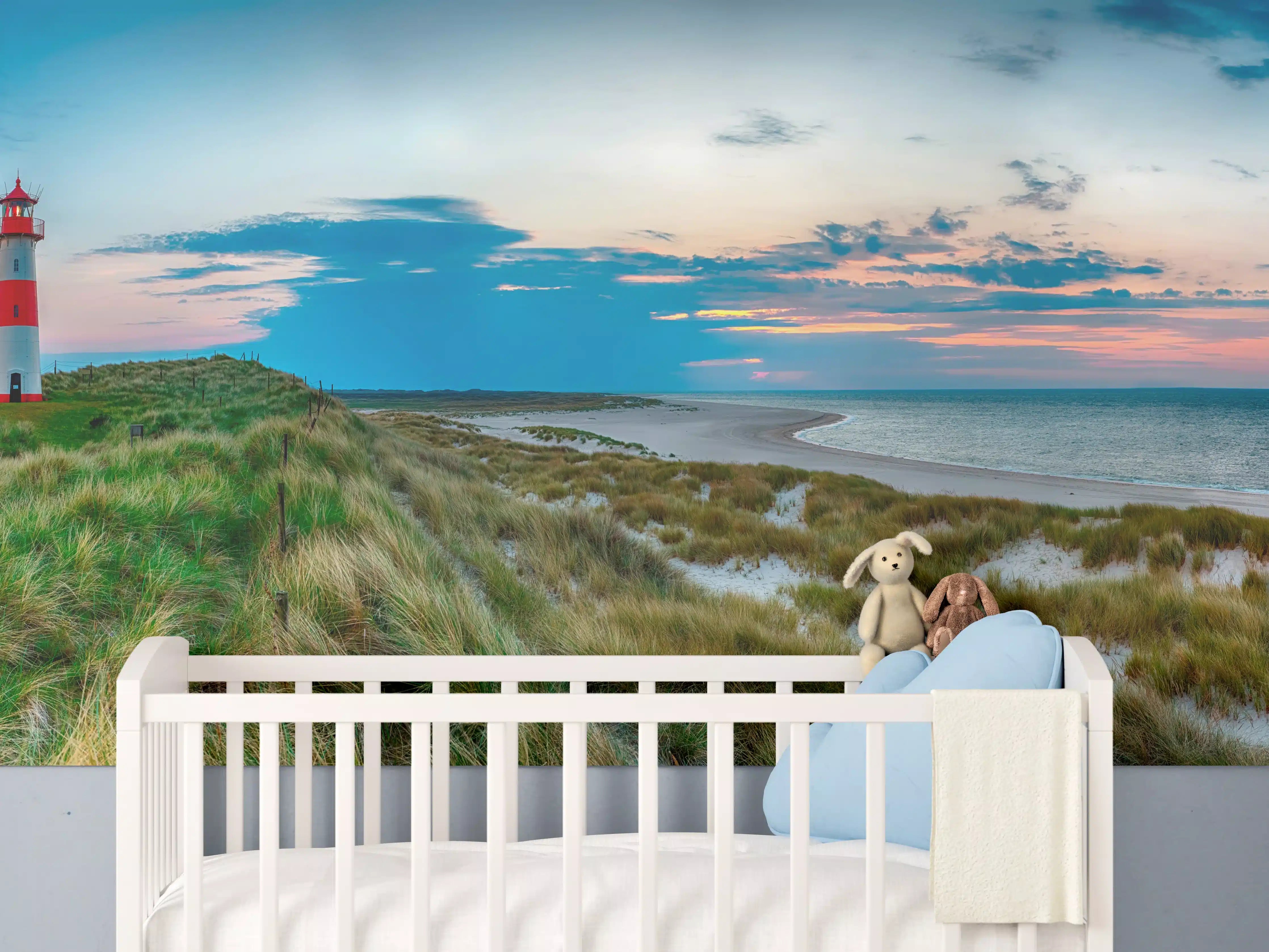Babyzimmer Wandgestaltung - Leuchtturm am Strand bei Sonnenuntergang