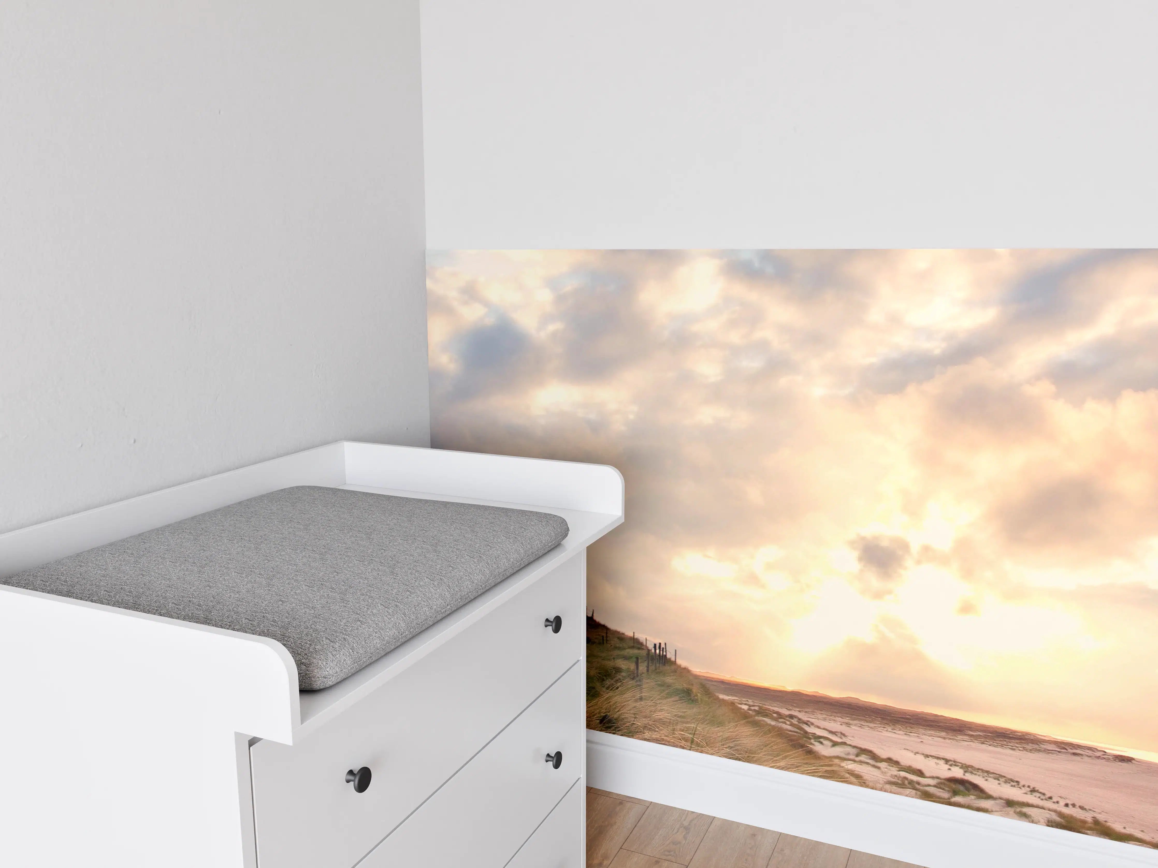 Babyzimmer Wandgestaltung - Leuchtturm im goldenen Dämmerlicht