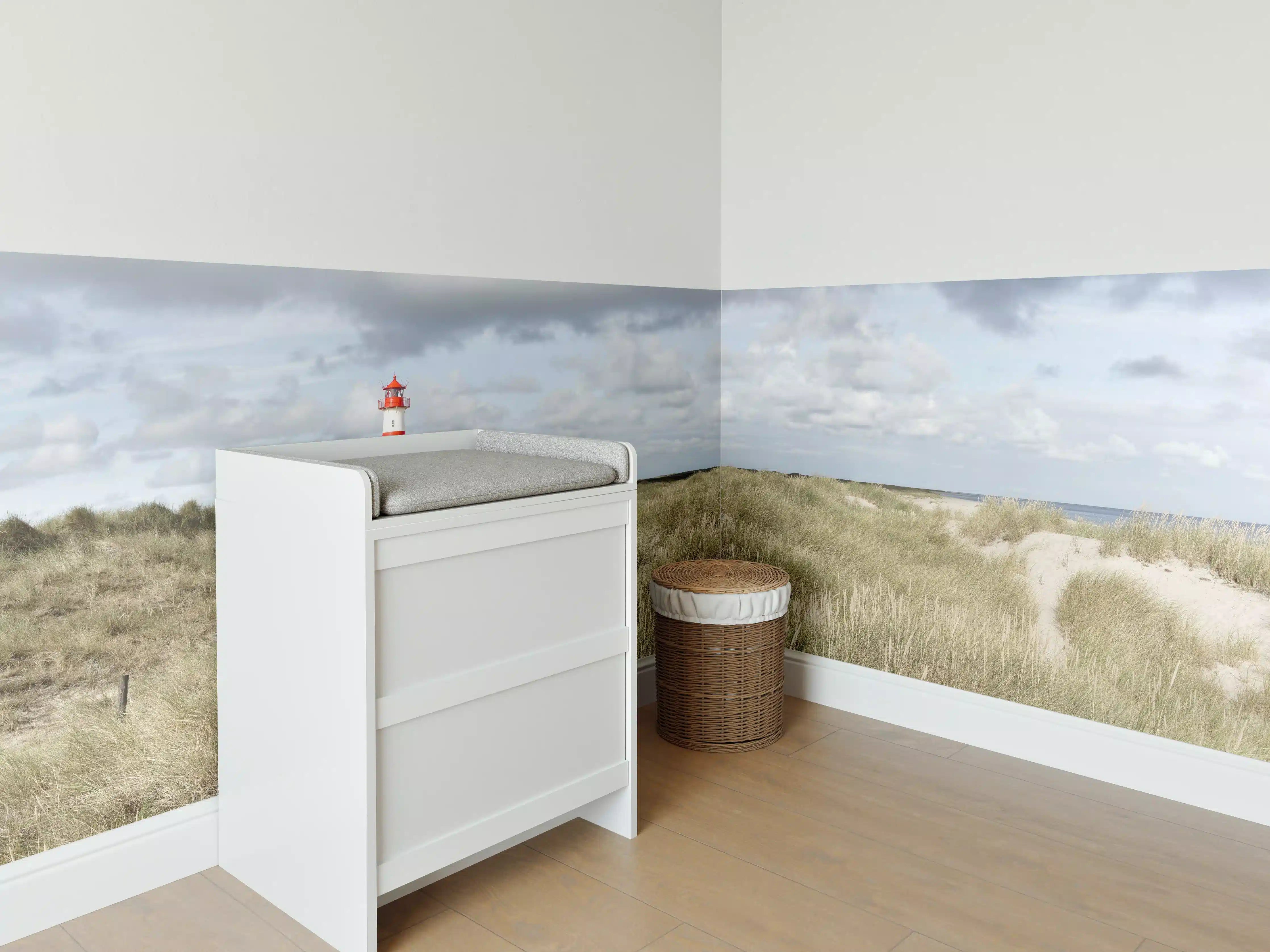 Babyzimmer Wandgestaltung - Leuchtturm in der Küstenlandschaft